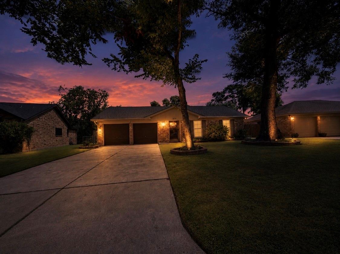 670 Fawn Drive — photo
