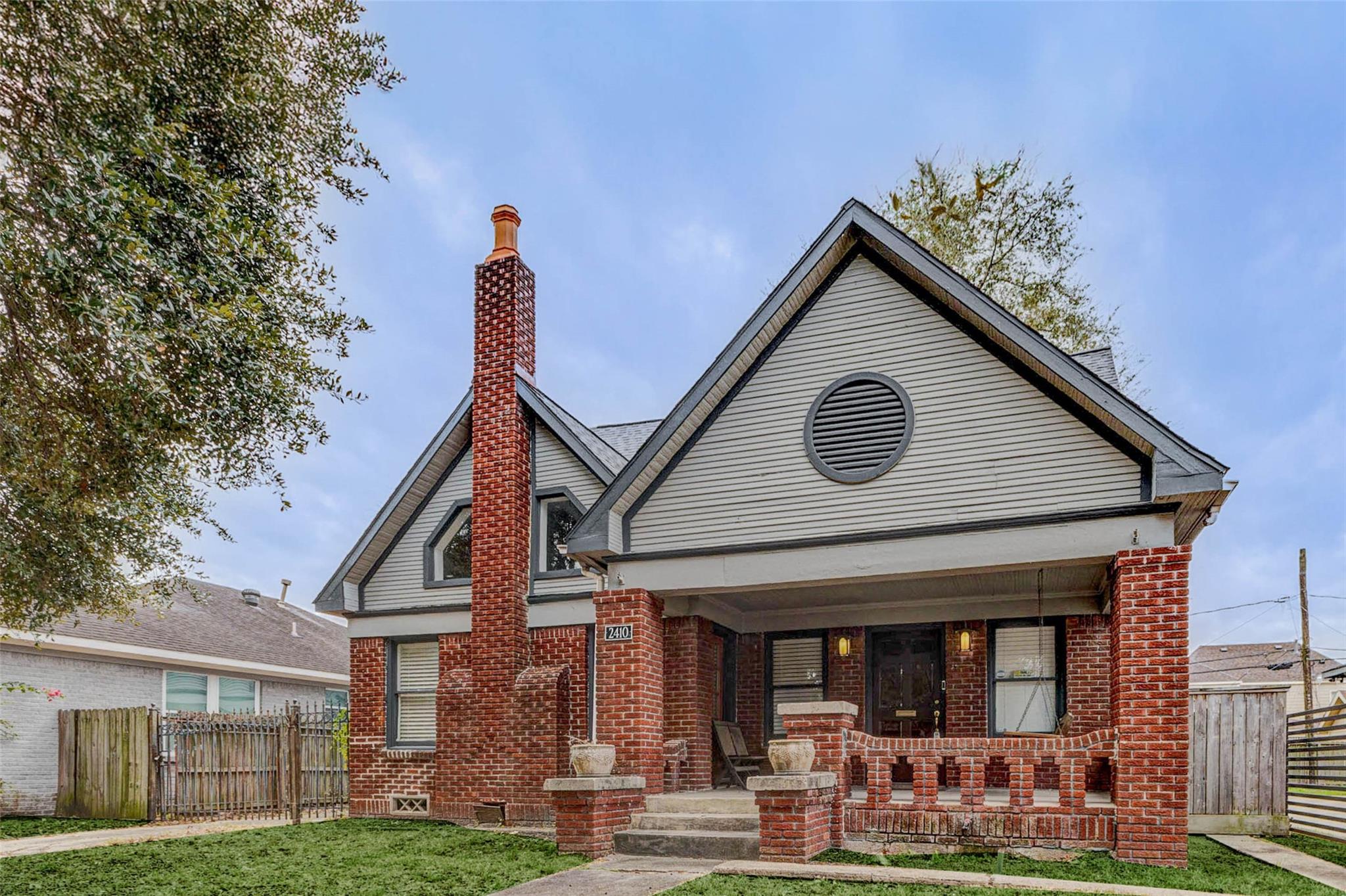 2410 Cleburne Street — photo