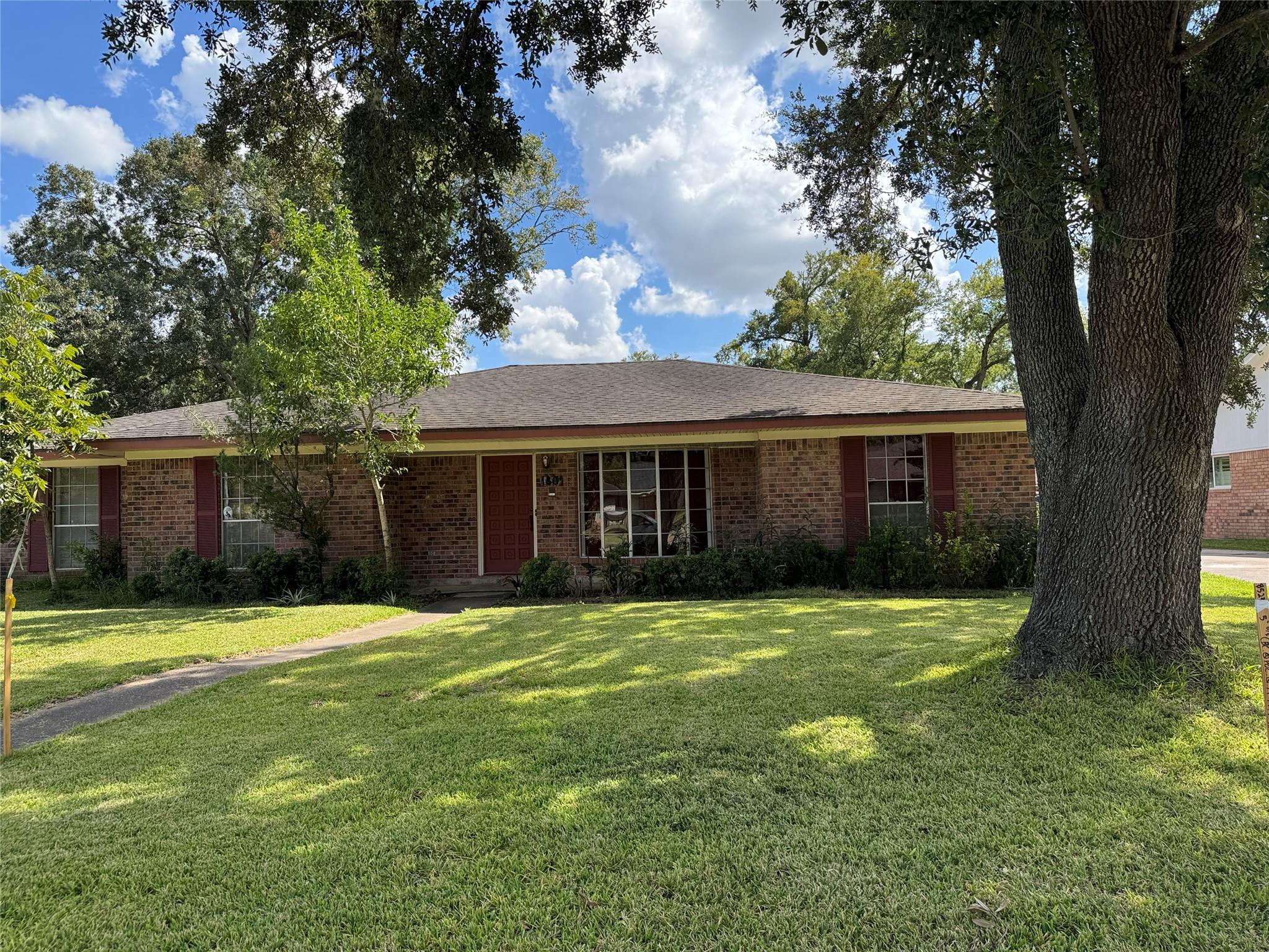 1801 Mulberry Drive — photo