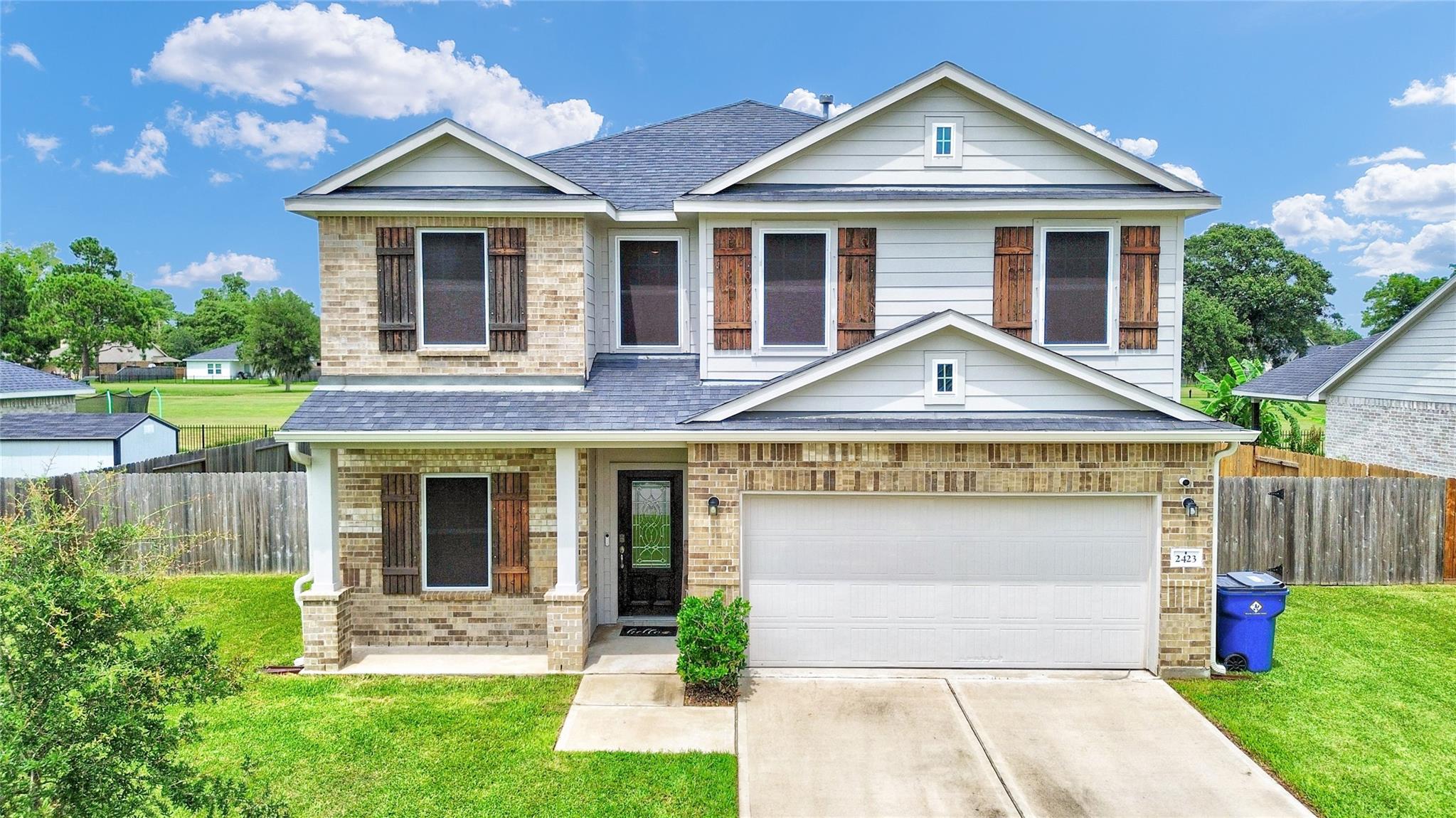 2423 Ridgewood Drive — photo