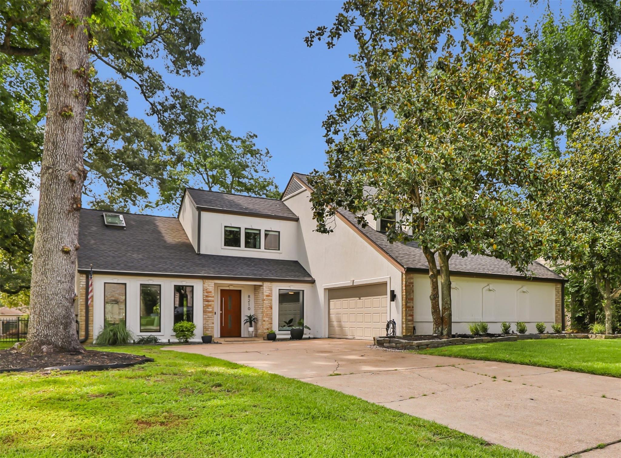 8210 Magnolia Glen Drive — photo