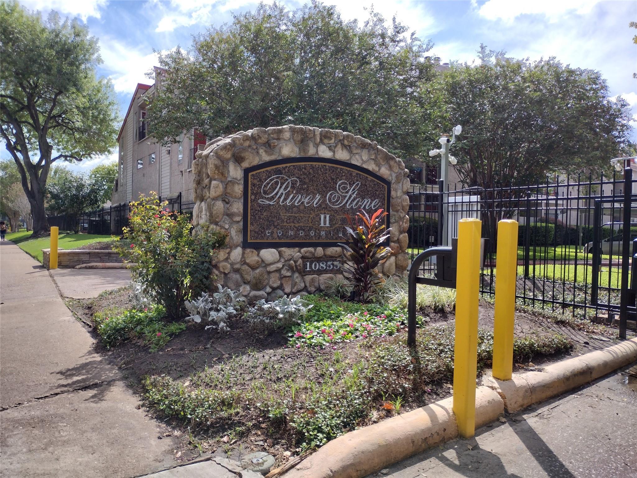 10855 Meadowglen Lane #601 — photo