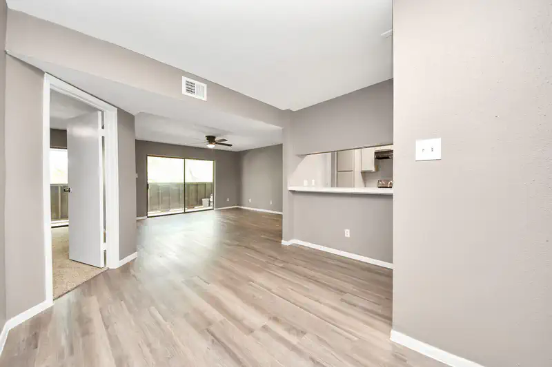 3105 Walnut Bend Ln #32 — photo