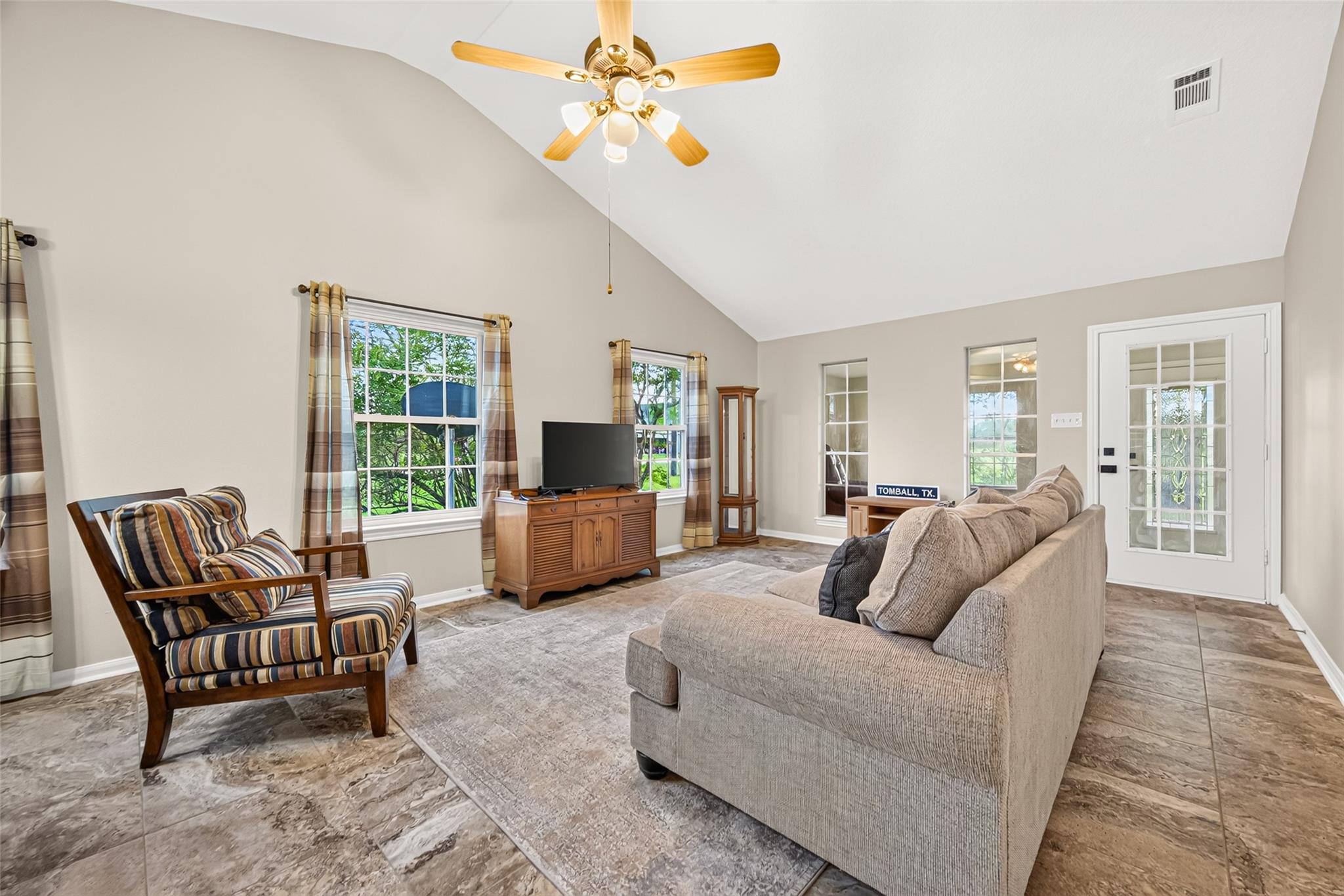 15126 Boudreaux Road — photo