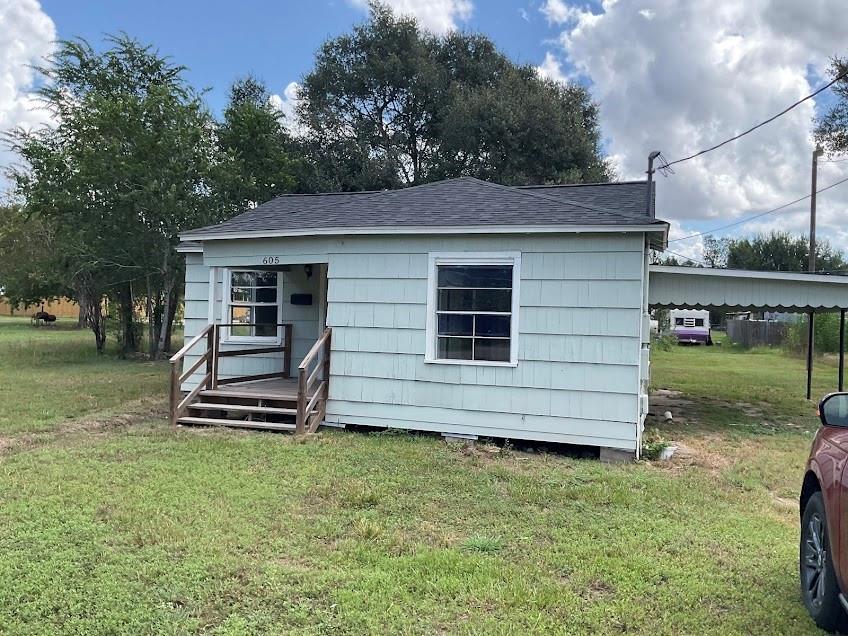605 Palacios Street — photo