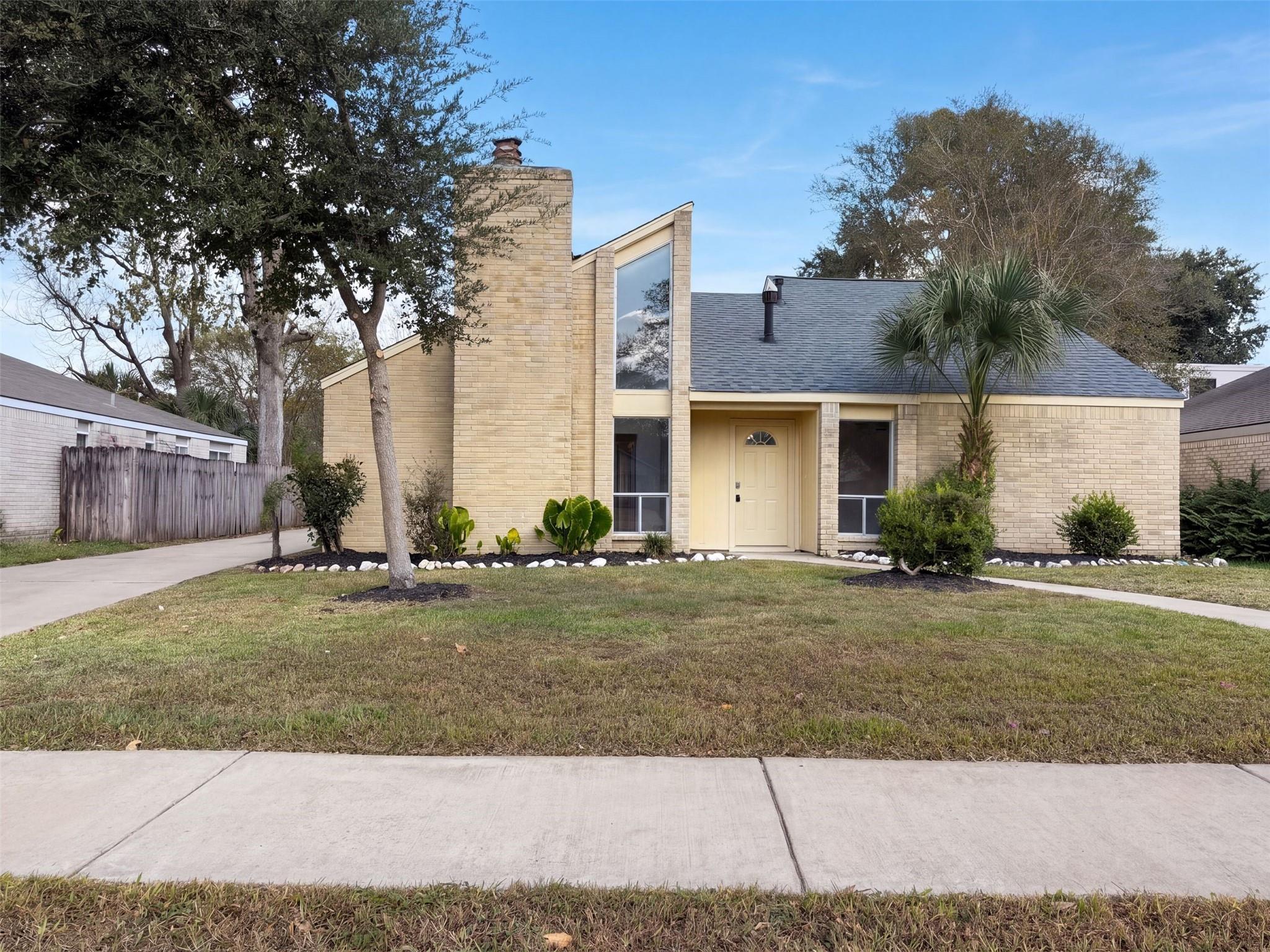 15803 Dunmoor Drive — photo