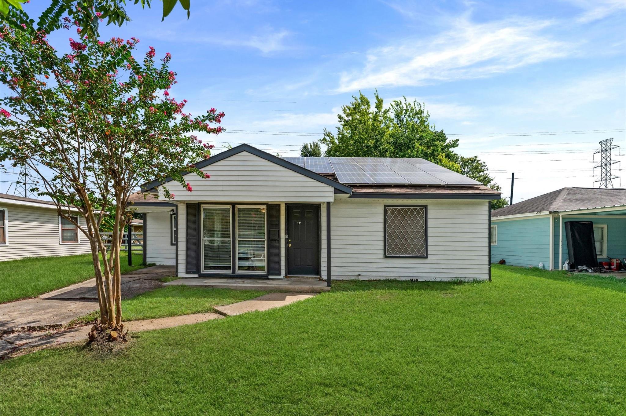 409 Alastair Drive — photo