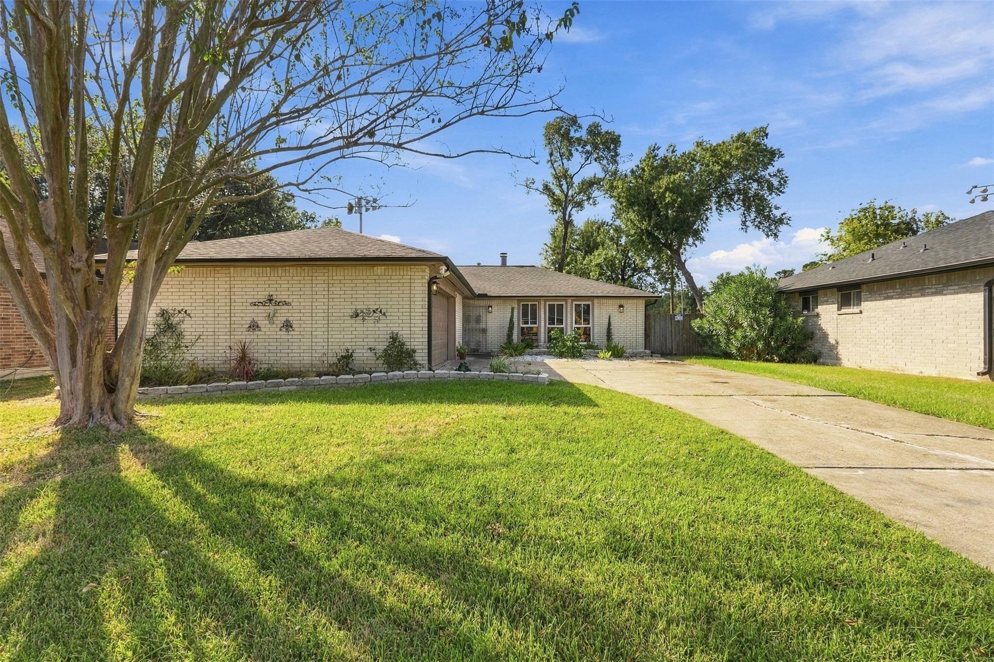 214 Maybrook Drive — photo