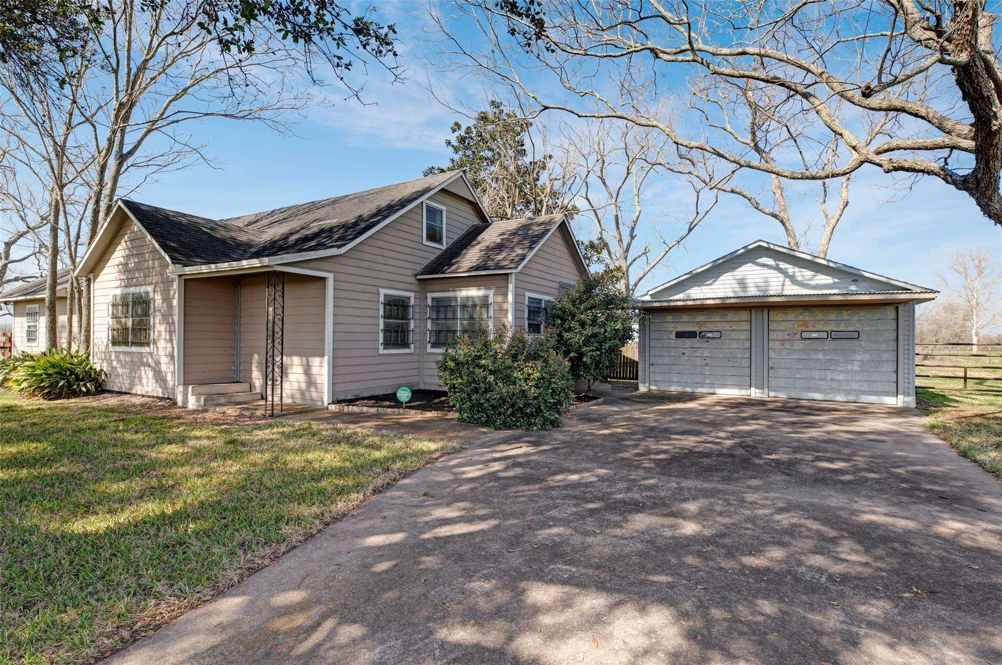 8439 FM 442 — photo