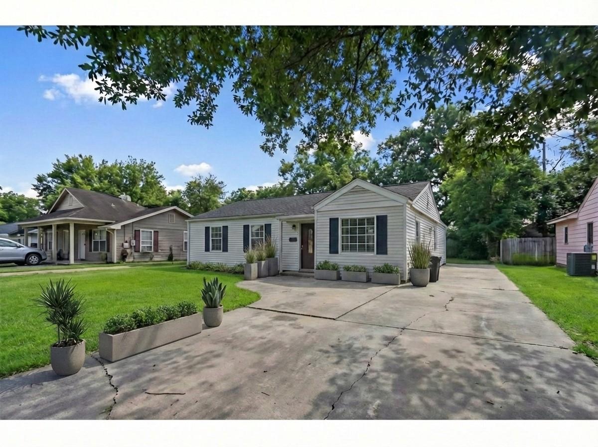 1722 Caspersen Drive — photo
