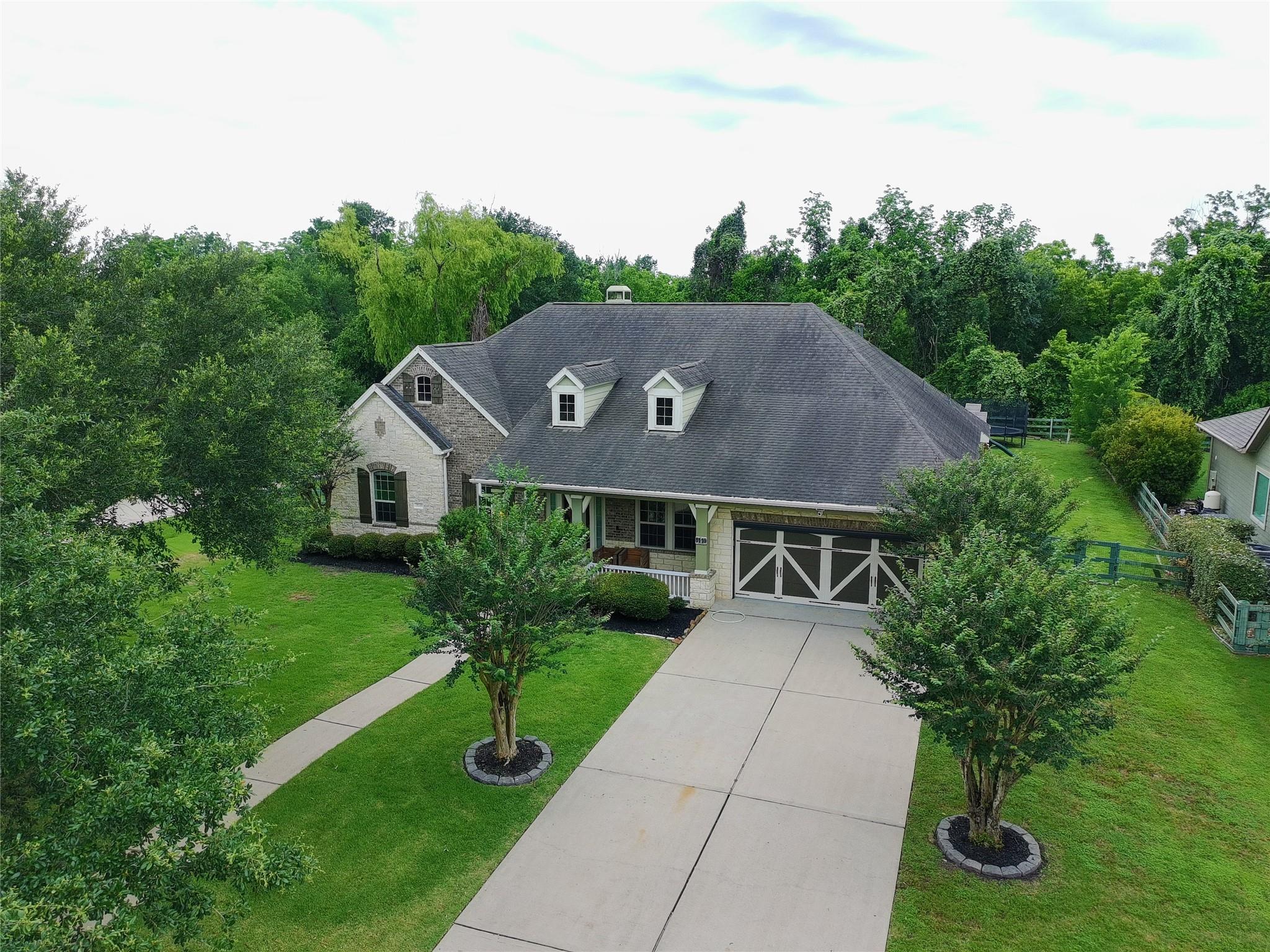 5119 Water Oak Crescent — photo
