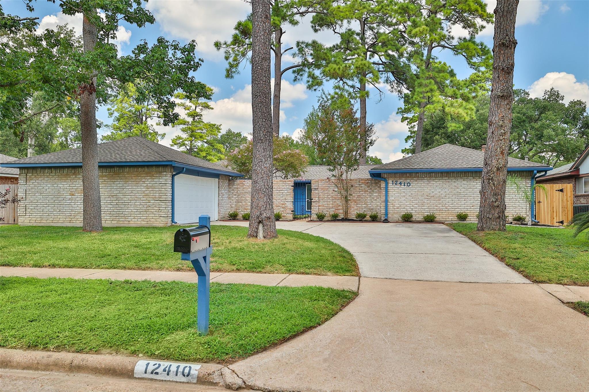12410 Pantano Drive — photo