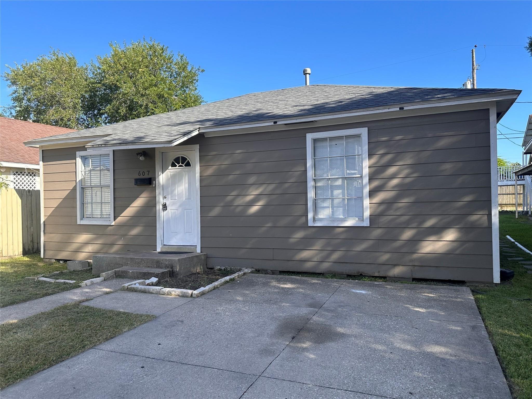 607 Bolster Street — photo