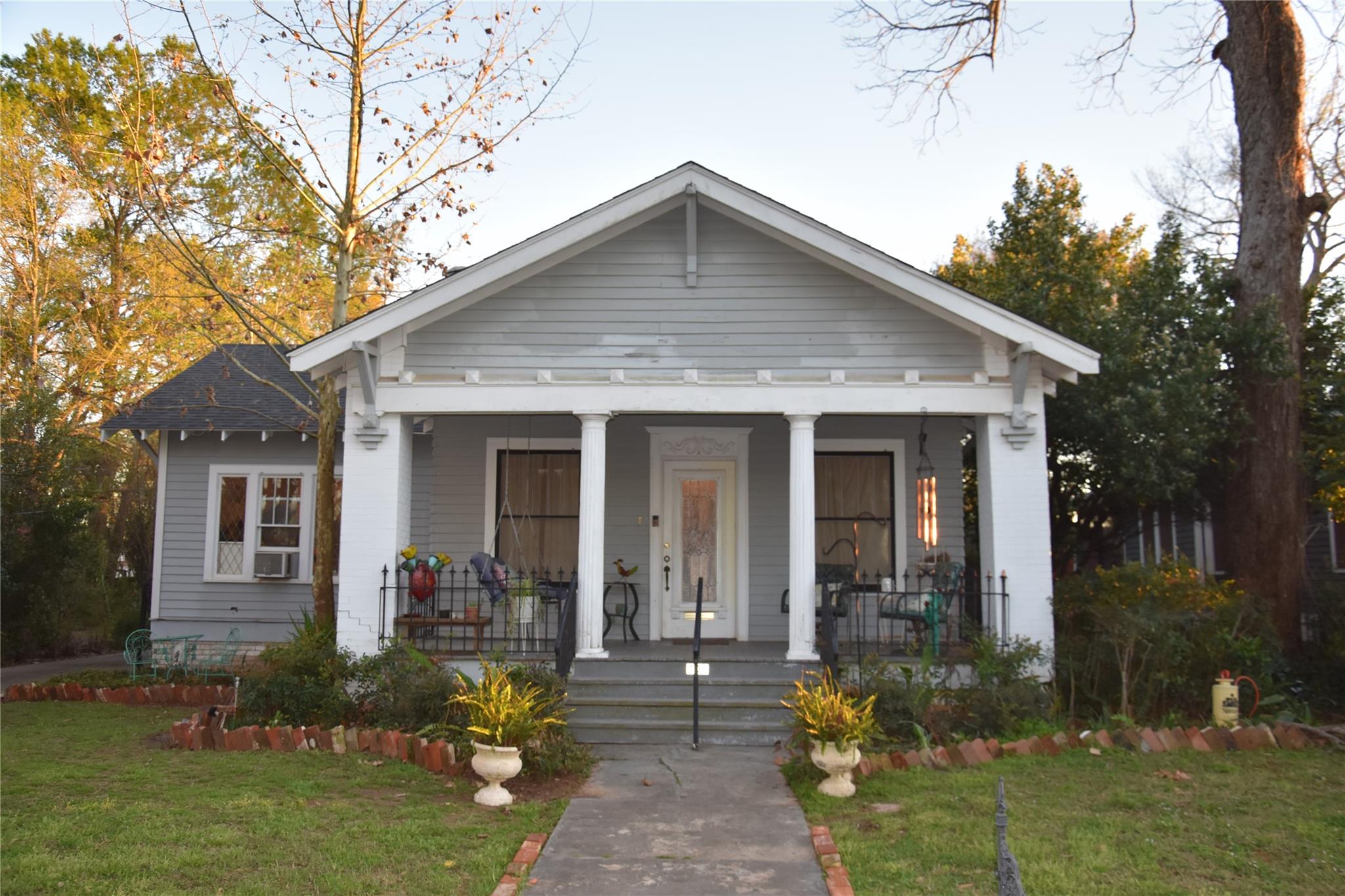 705 E Lamar Avenue — photo