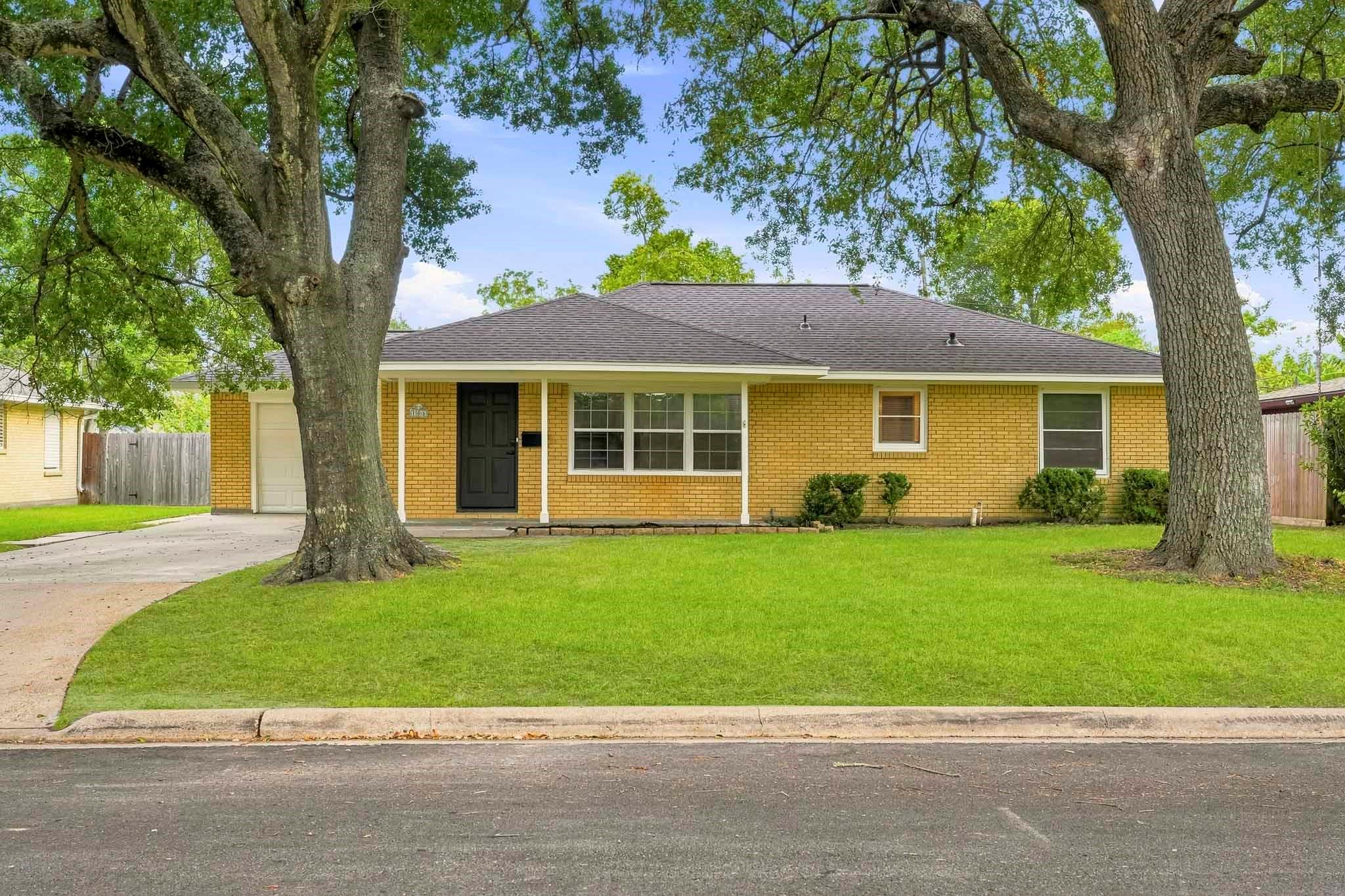 106 S Pin Oak Drive — photo