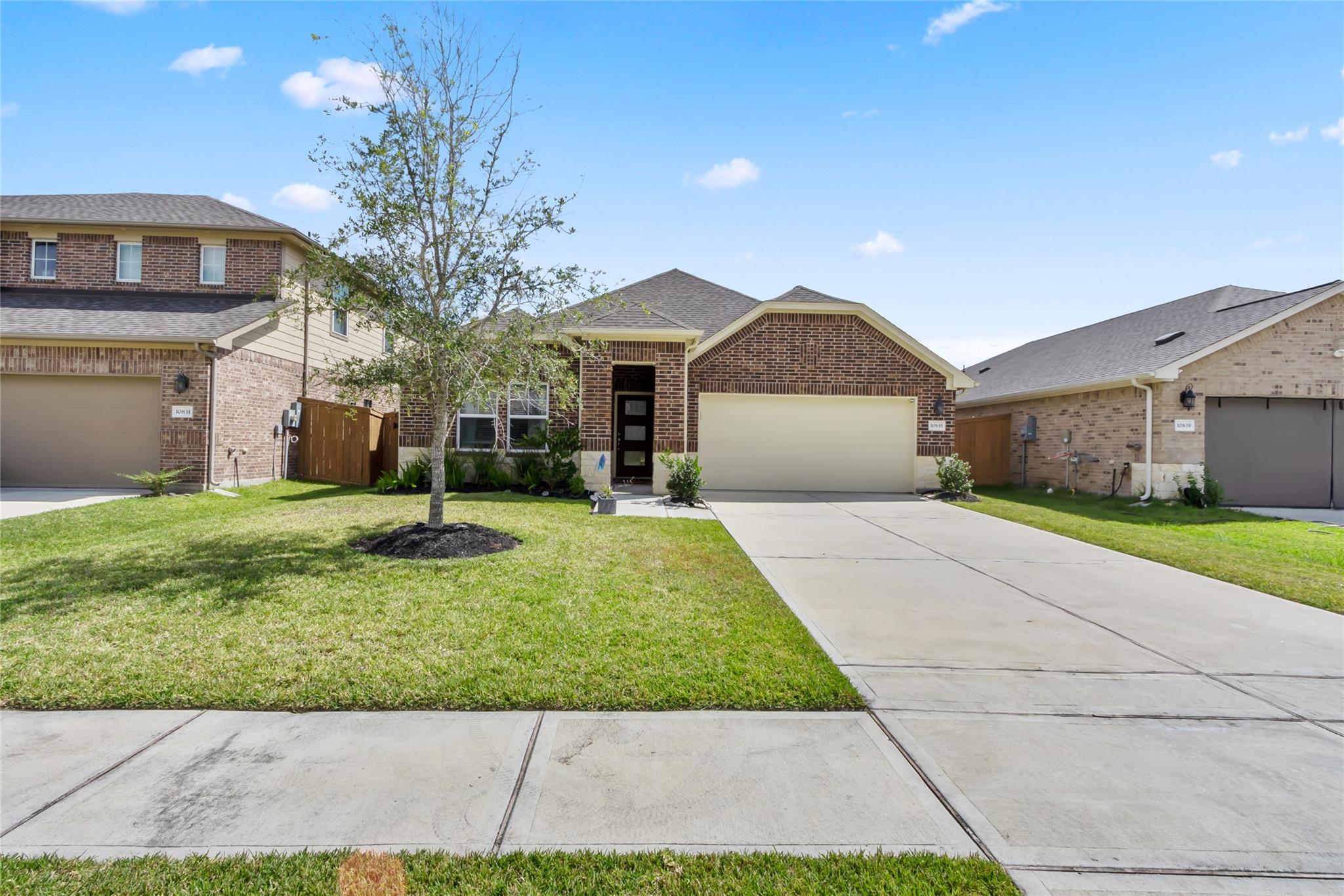 10835 Cliffs View Drive, Iowa Colony, TX 77583 — photo 3