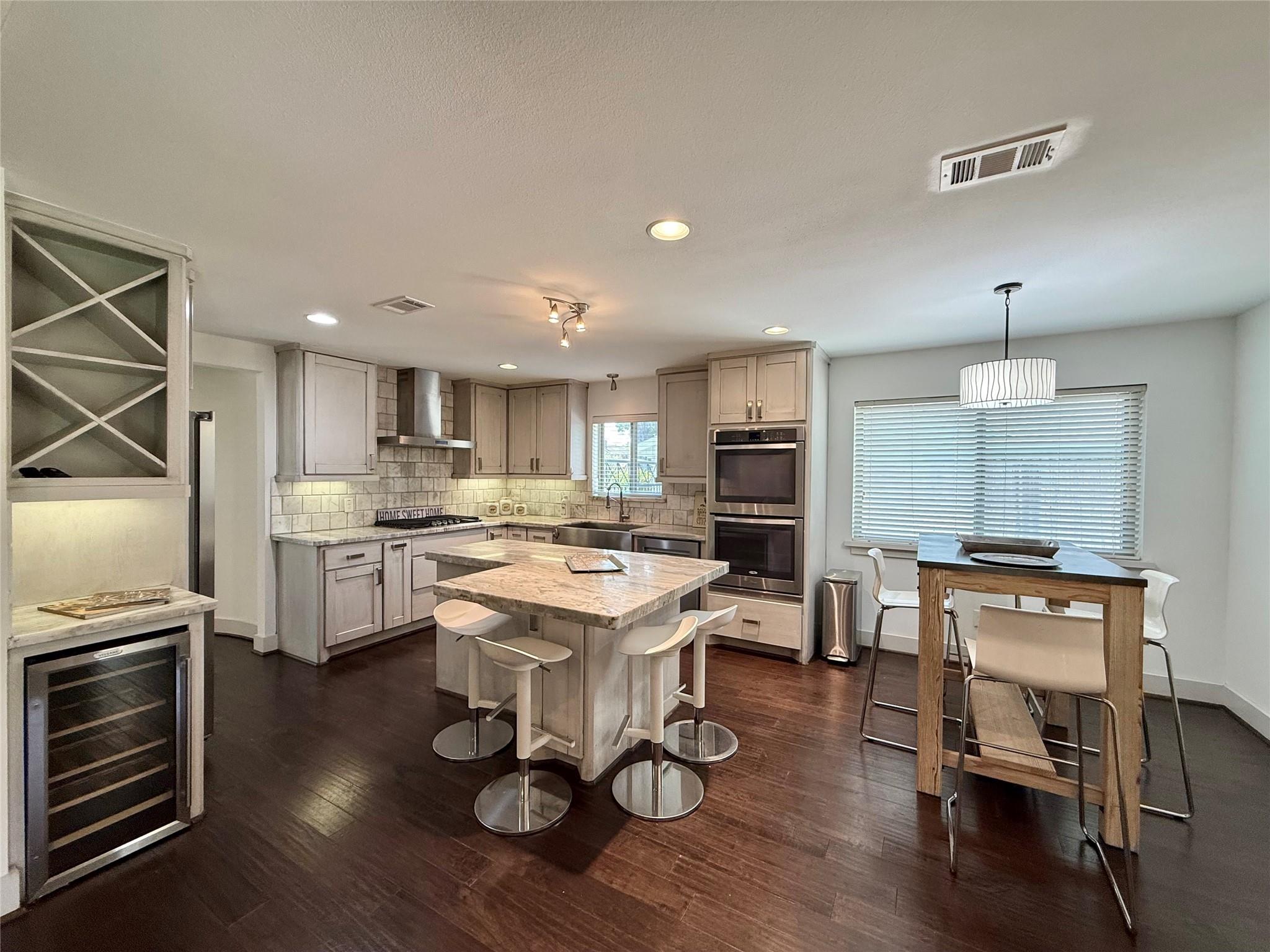 5638 Grape Street — photo