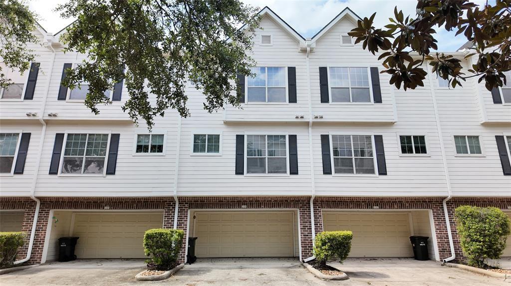 9200 Westheimer Road #604 — photo