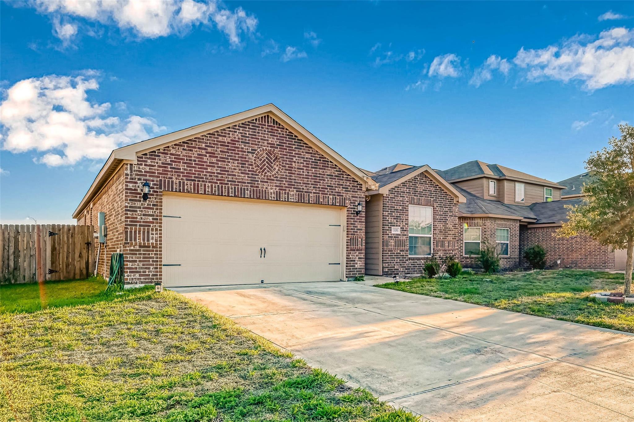 1306 Diamond Drape Drive — photo
