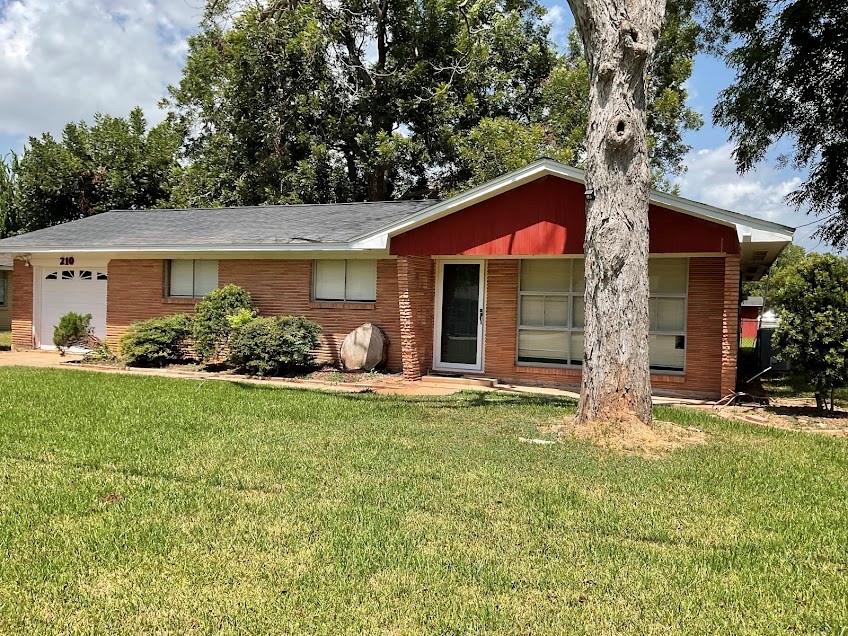 210 Southern Oaks Drive — photo