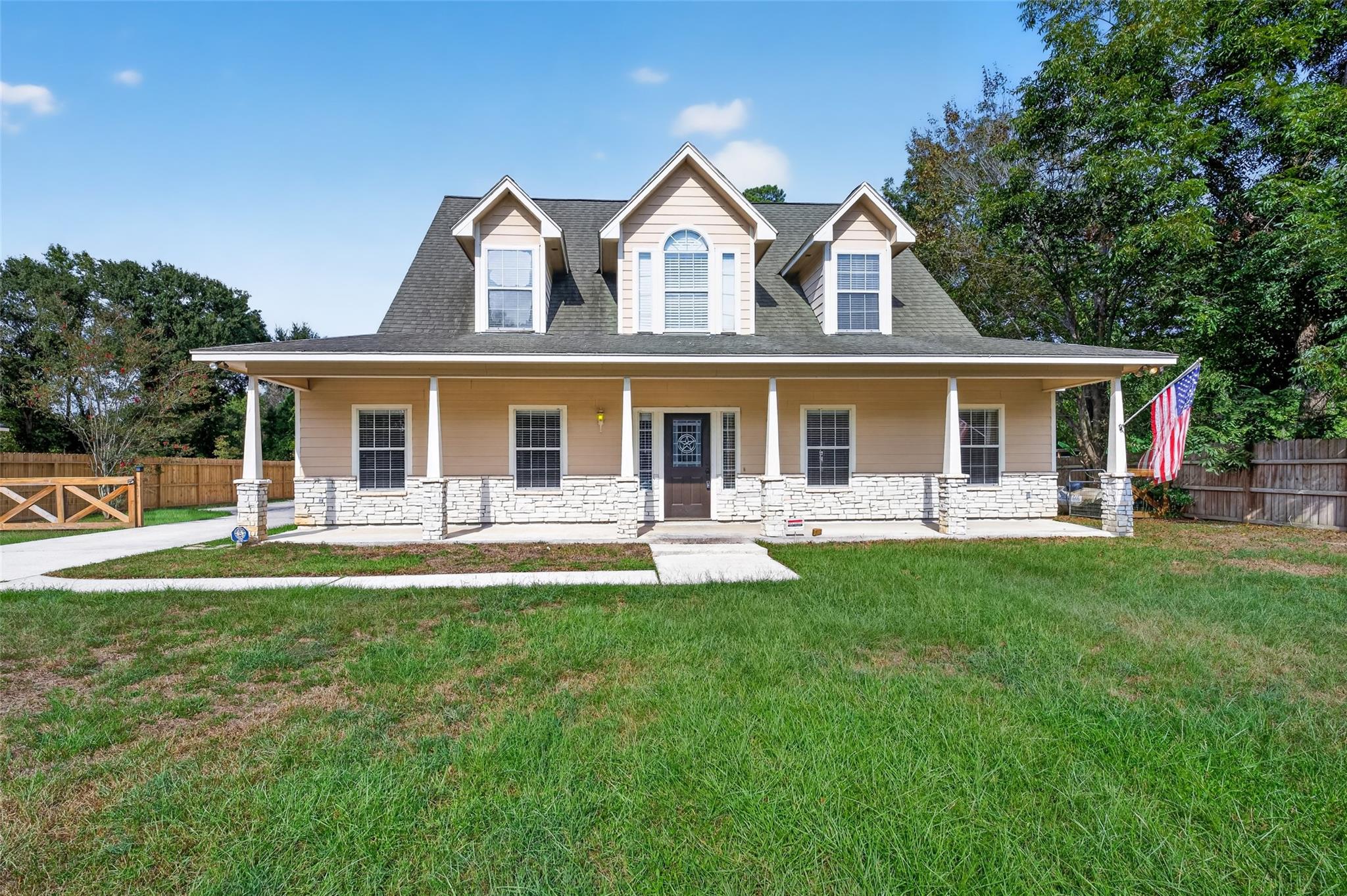 8710 Kerr Drive — photo