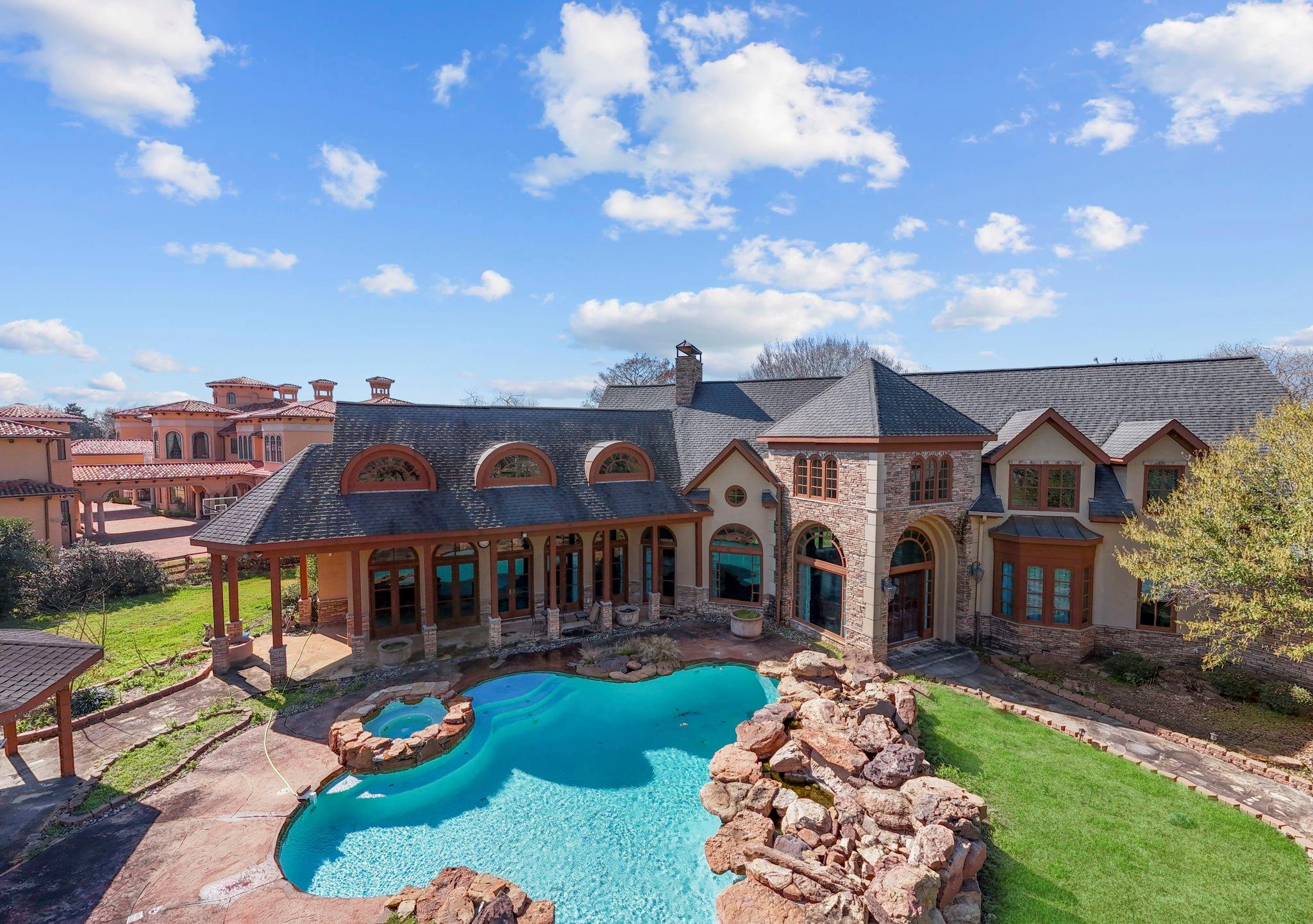 326 W Alkire Lake Drive — photo