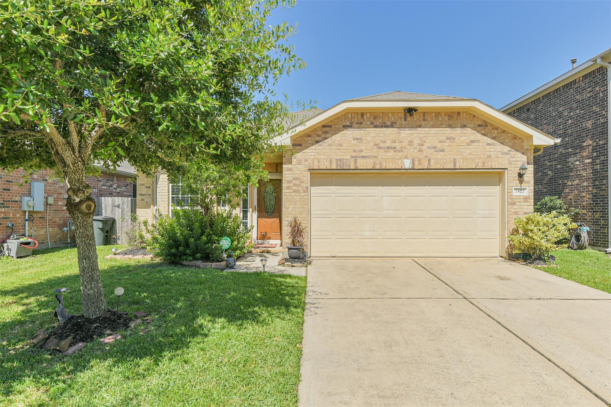 7527 Windsor Valley Lane — photo