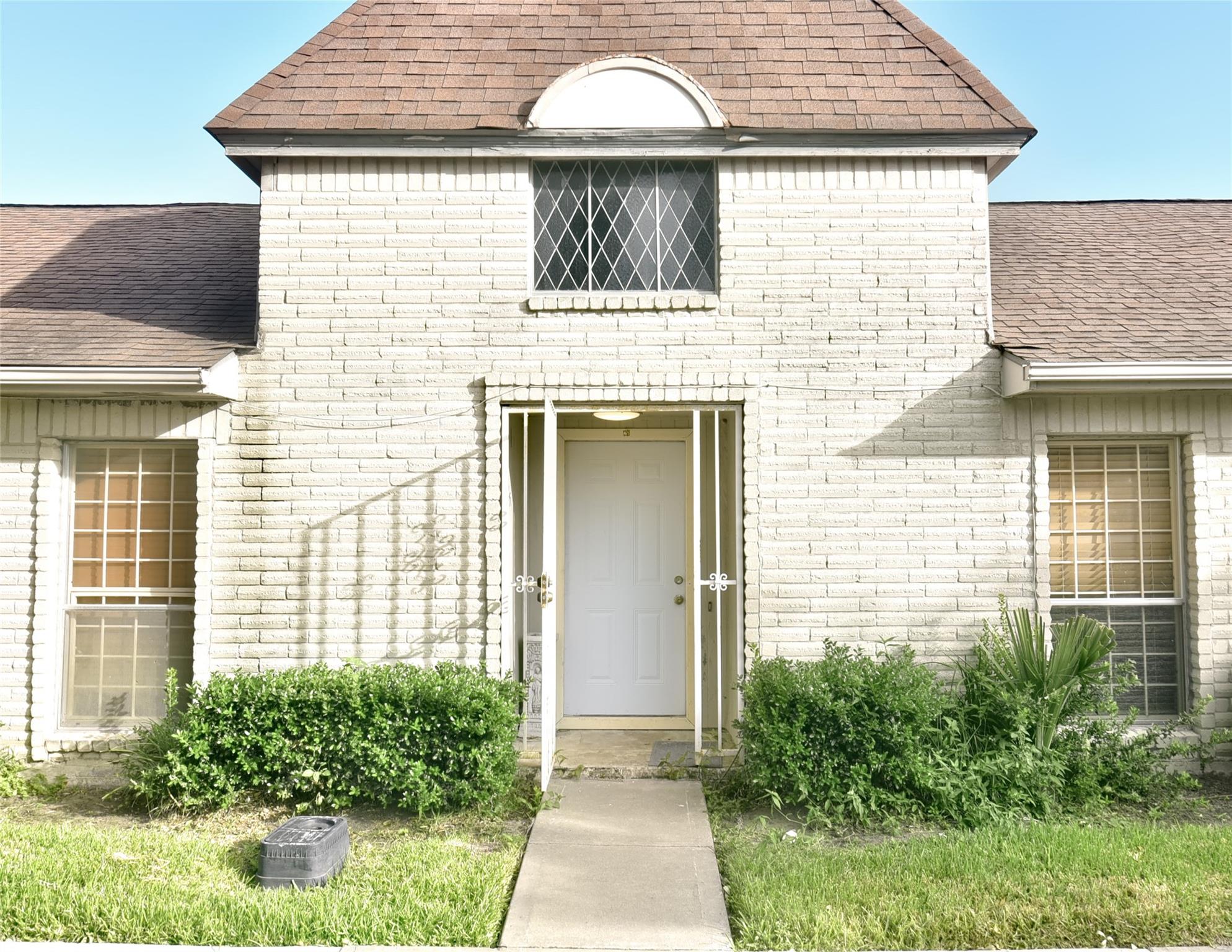 7325 Cook Road — photo