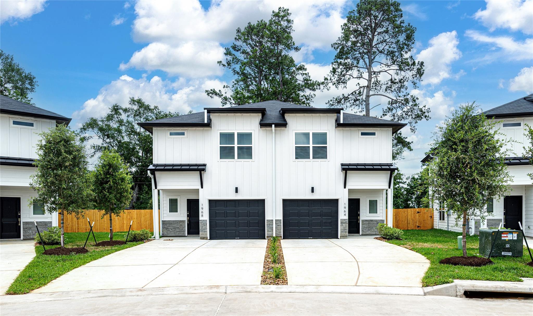 1964 Longmire Villas Court — photo