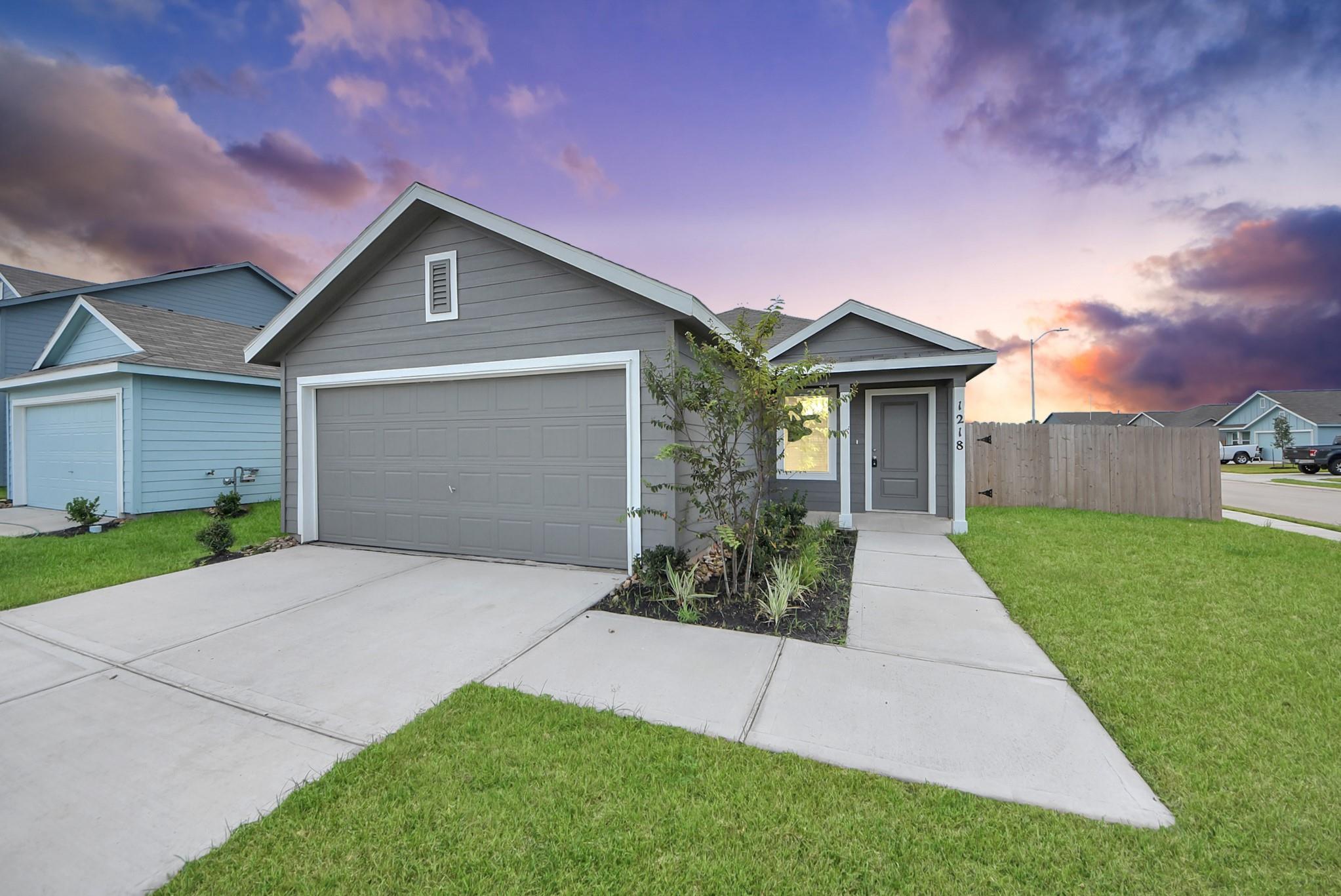 1218 Charlotte Way — photo