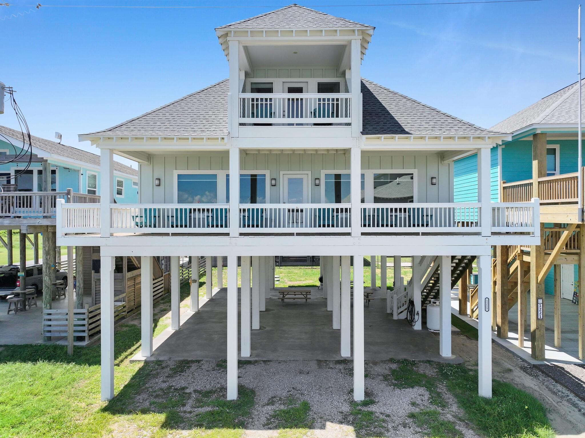 1215 Gulf Road — photo