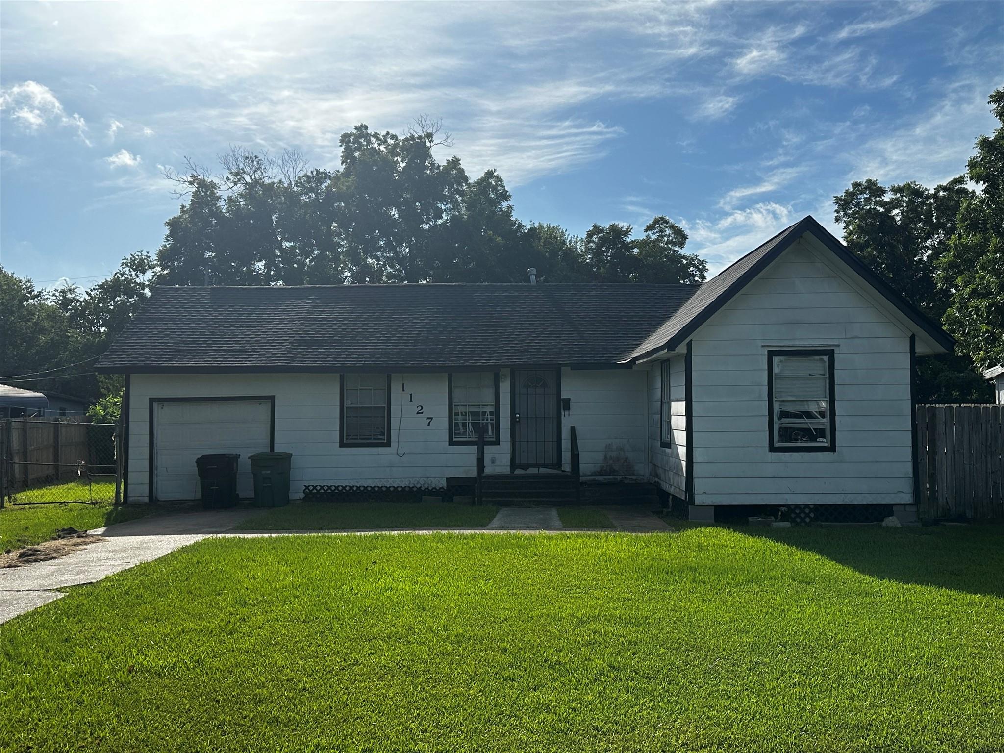 1127 Niagara Street — photo