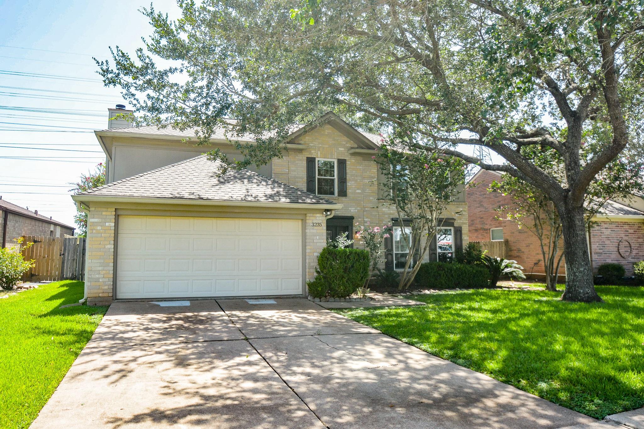 3235 E Rangecrest Place — photo