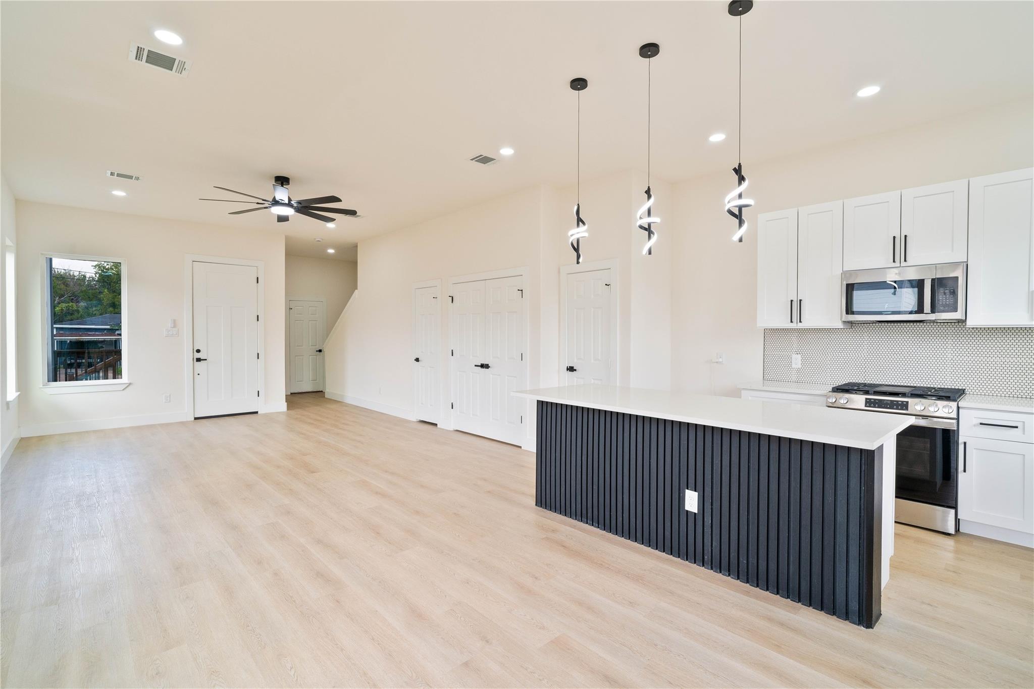 3210 Retta Street, Houston, TX 77026 — photo 2