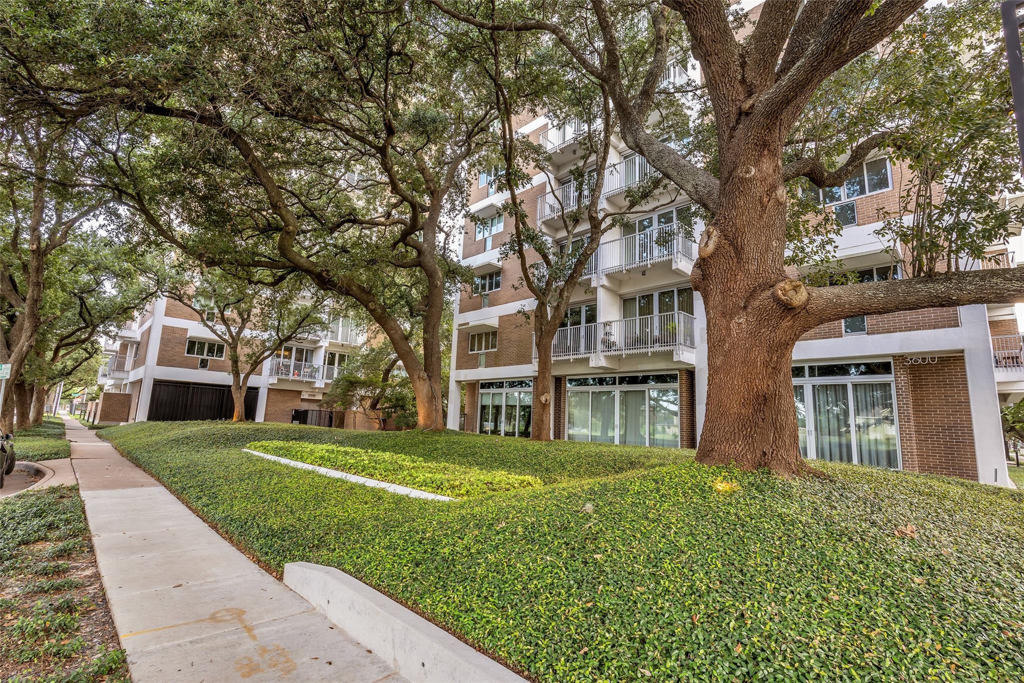 3614 Montrose Boulevard #900 — photo