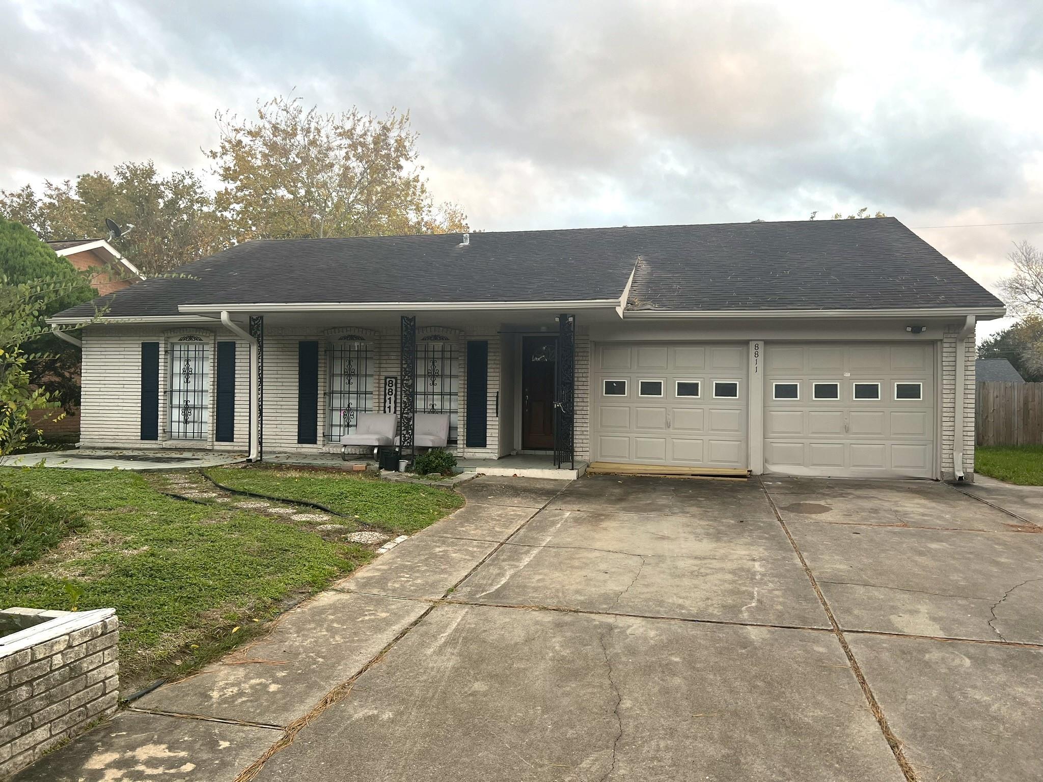 8811 Leader Street — photo