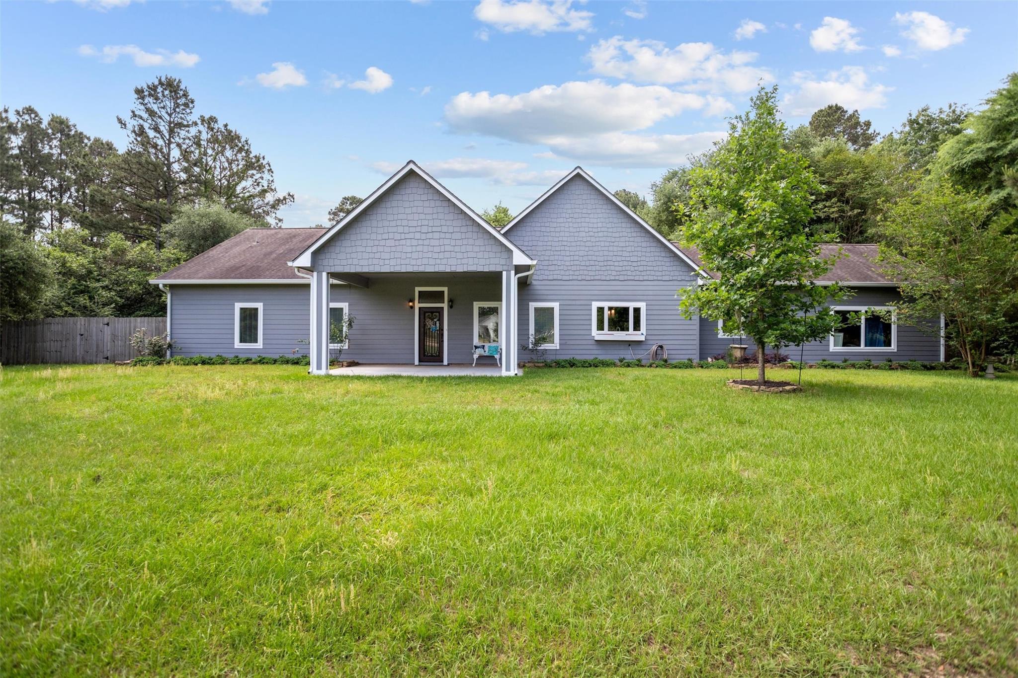 207 W Neyland — photo