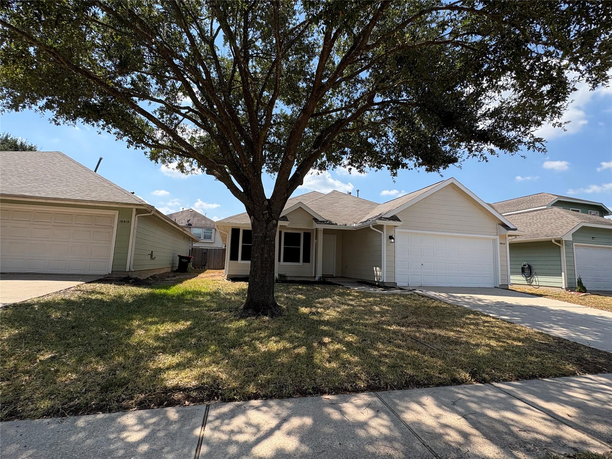 19819 River Breeze Drive — photo