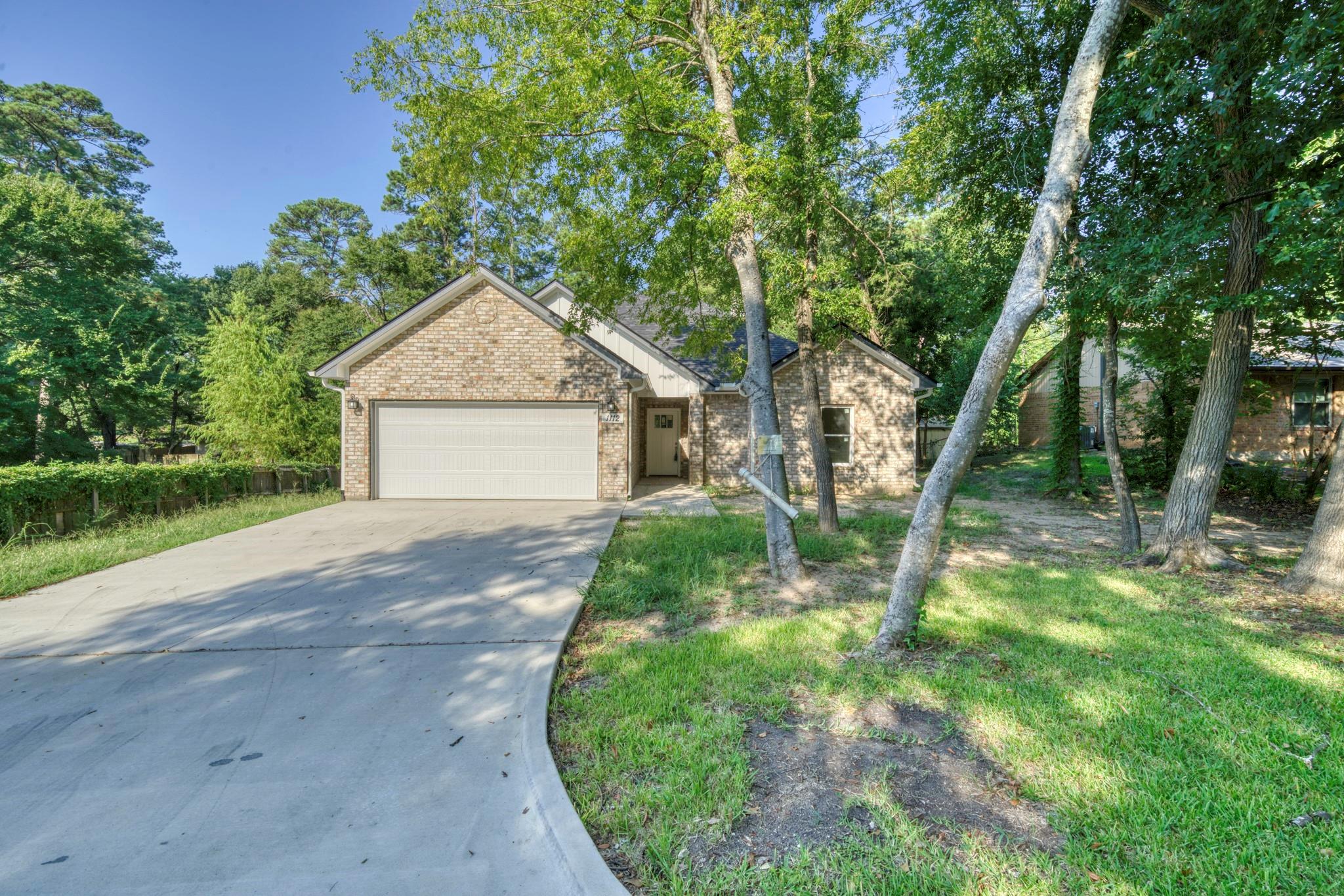 1112 Holly Springs — photo