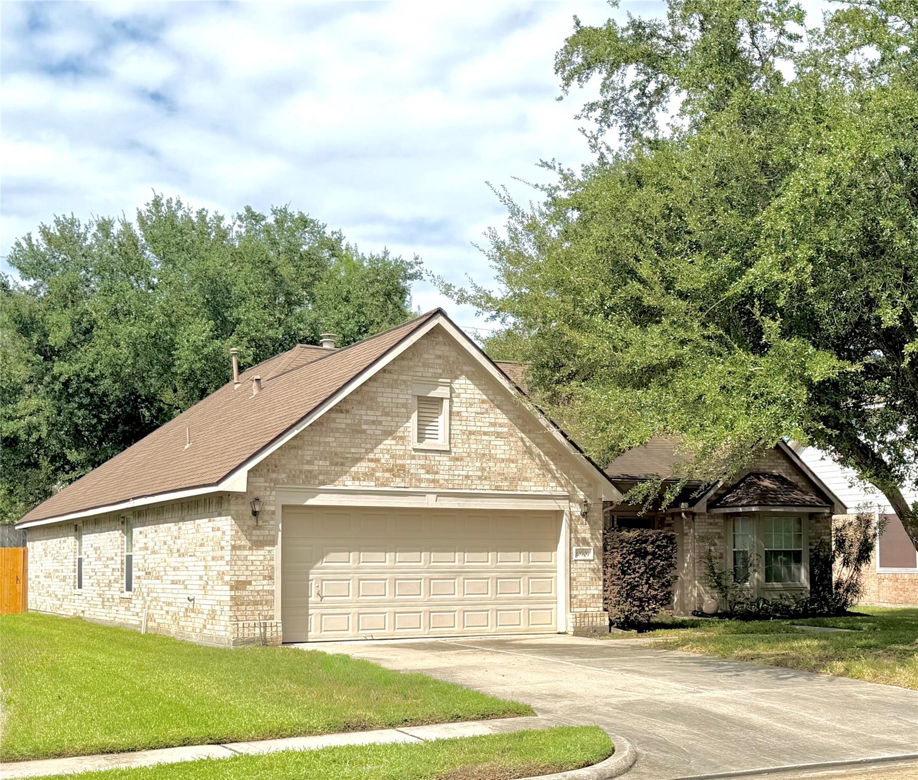 10707 Overton Circle — photo