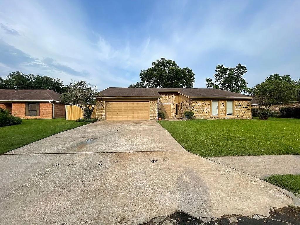 1070 Shakespeare Drive — photo