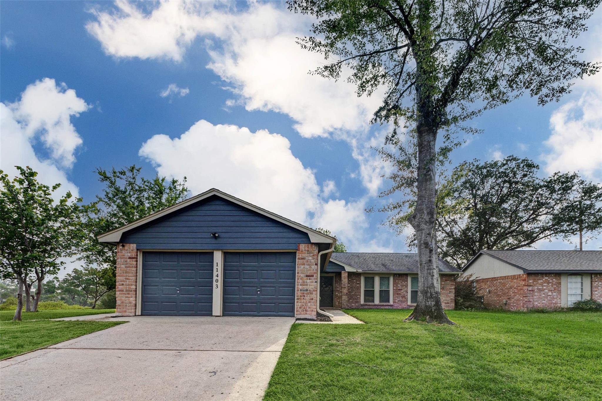 11403 Bonaparte Drive — photo