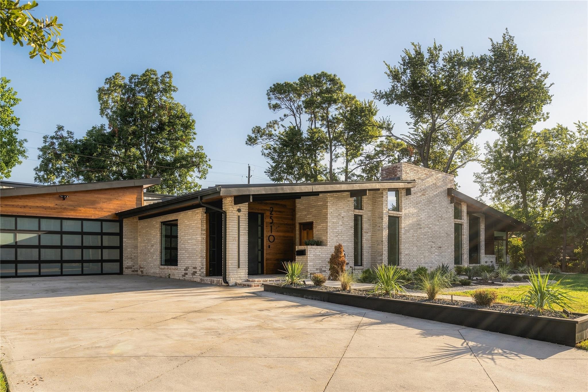 2510 Underwood Street — photo