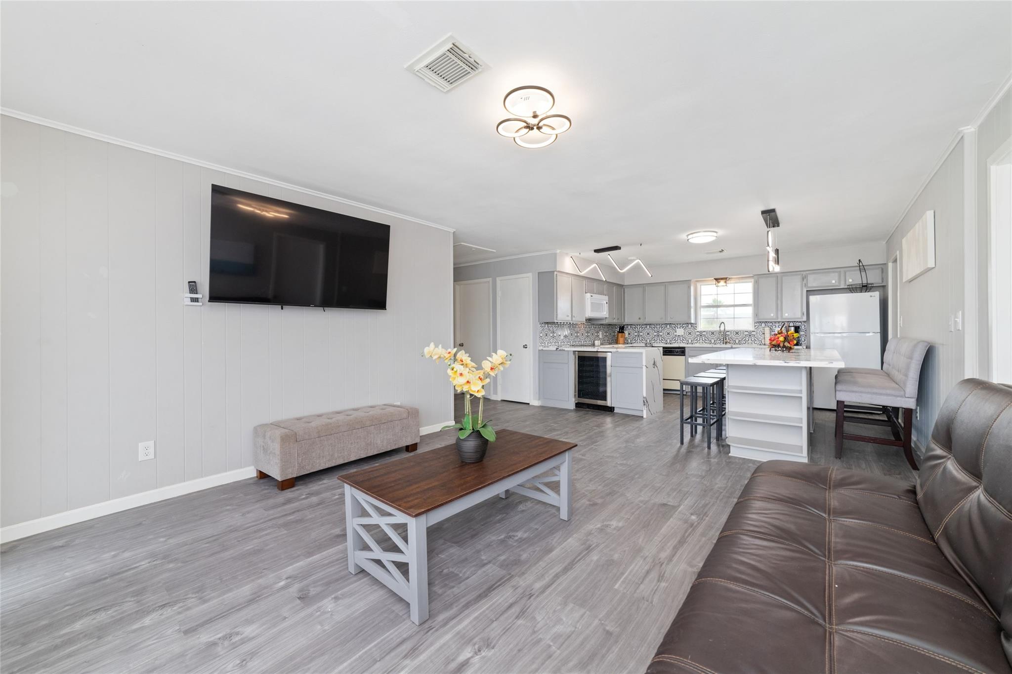 610 Seashell Drive — photo
