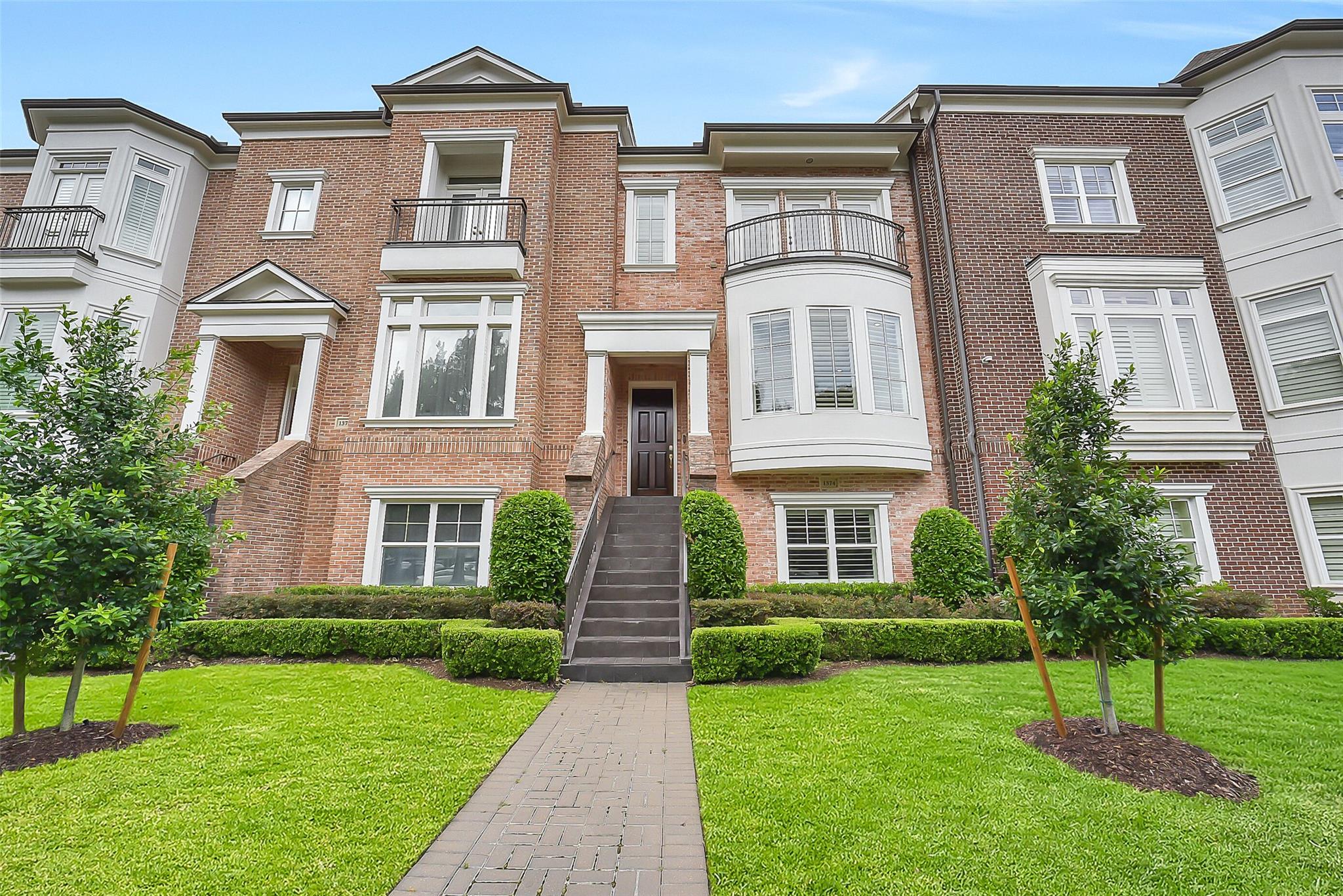 1374 Lake Pointe Parkway — photo