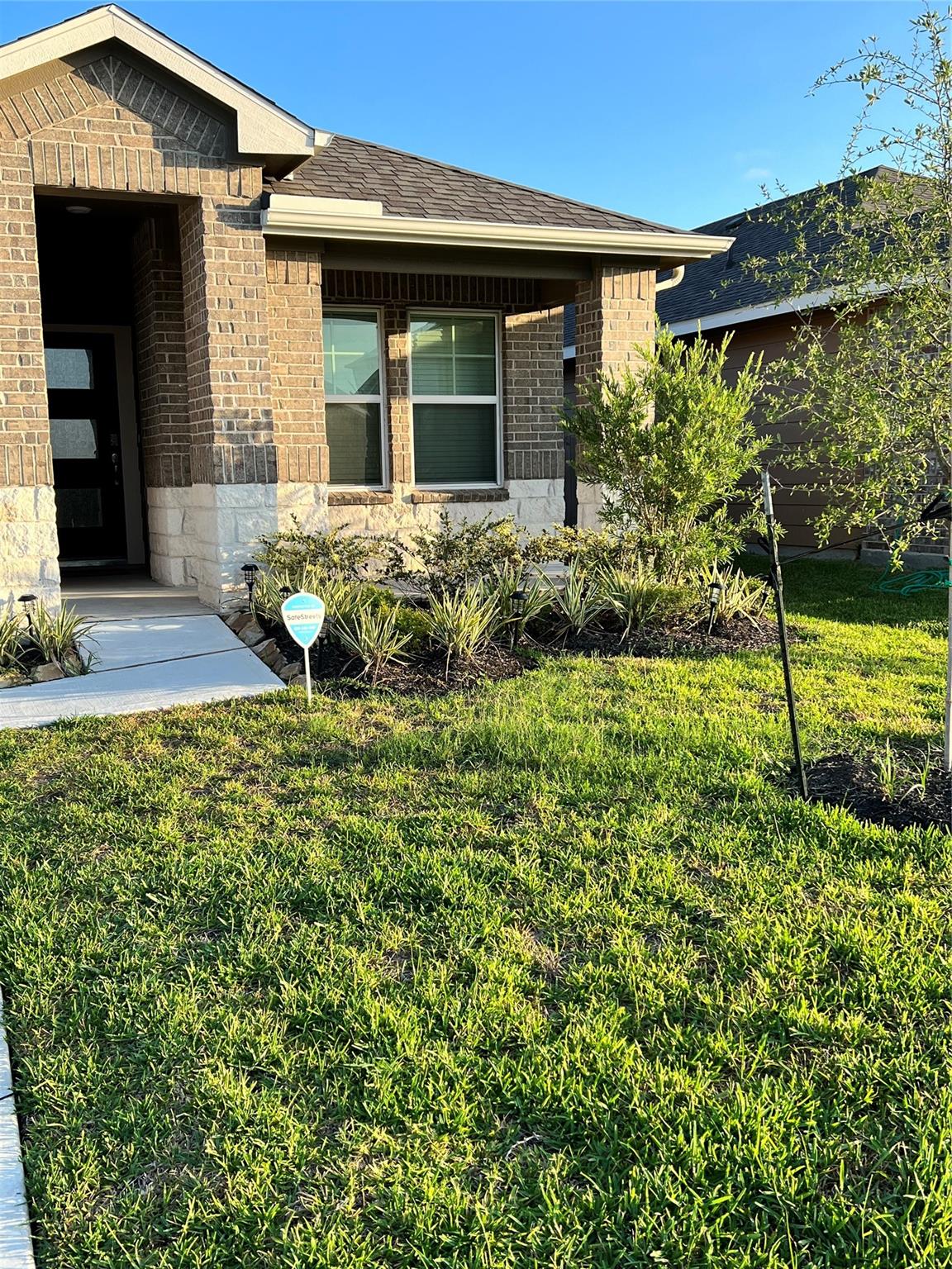902 Barstow Drive — photo