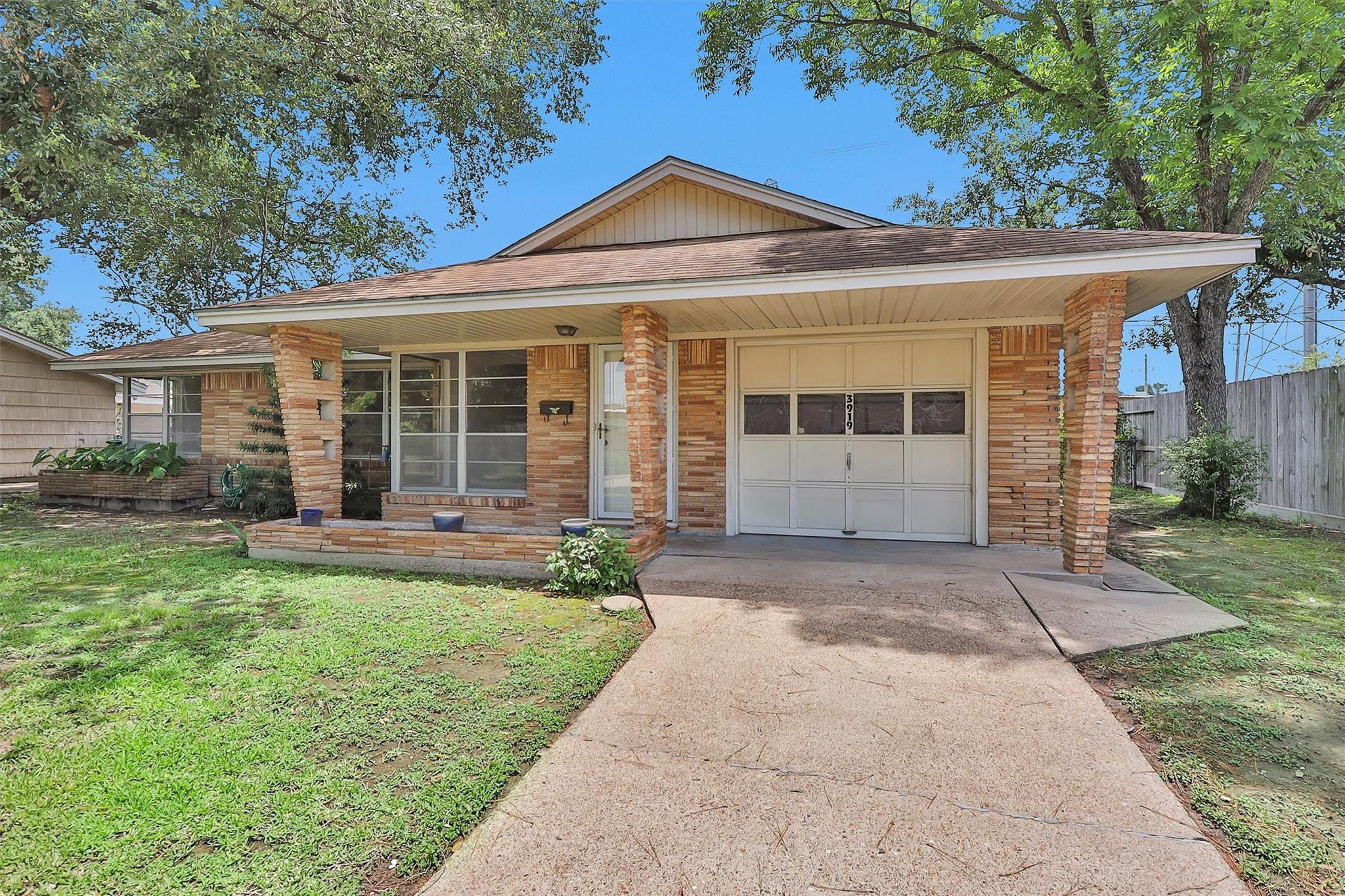 3919 Gardendale Drive — photo