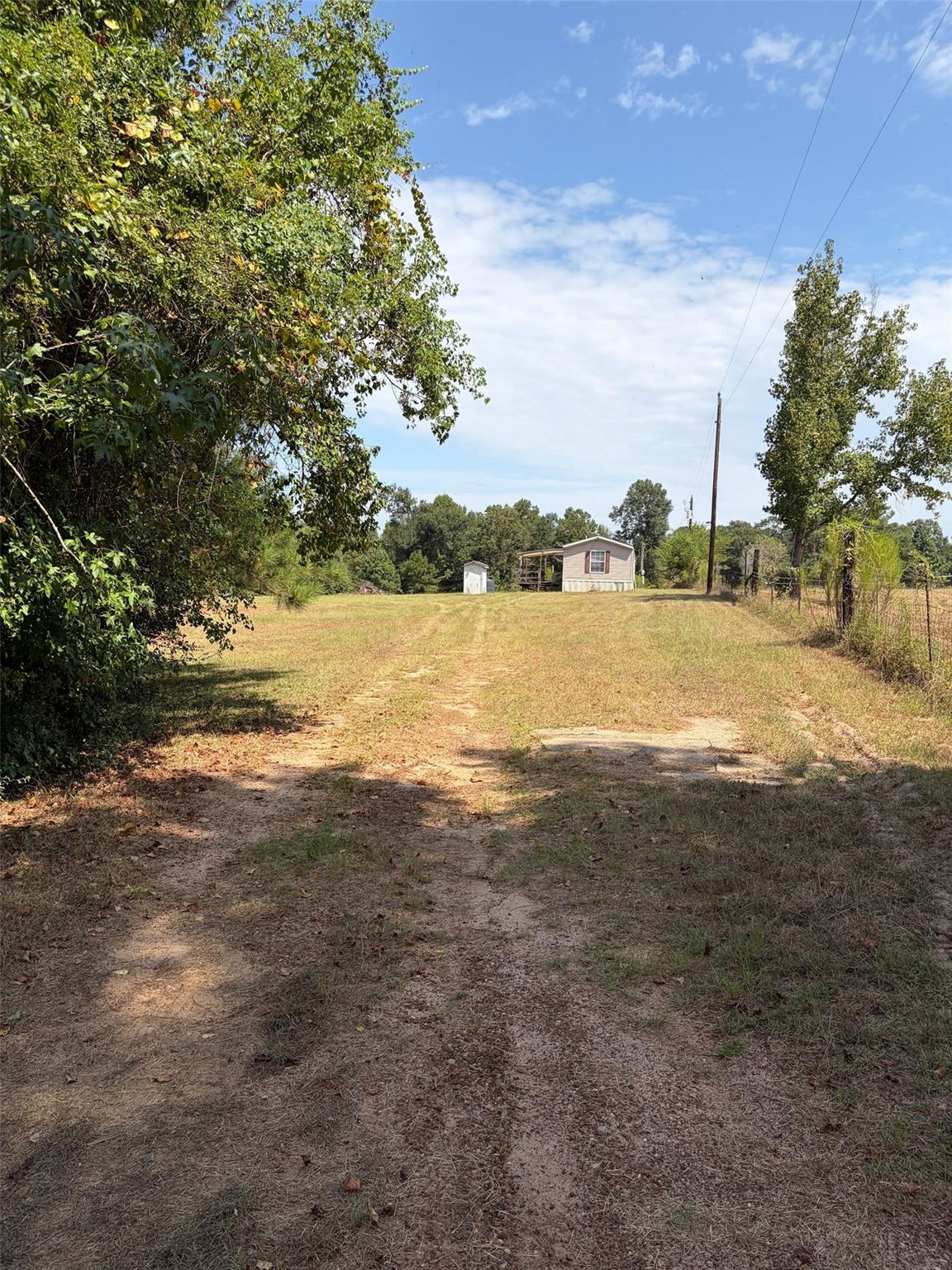 20405 Red Oak Drive — photo