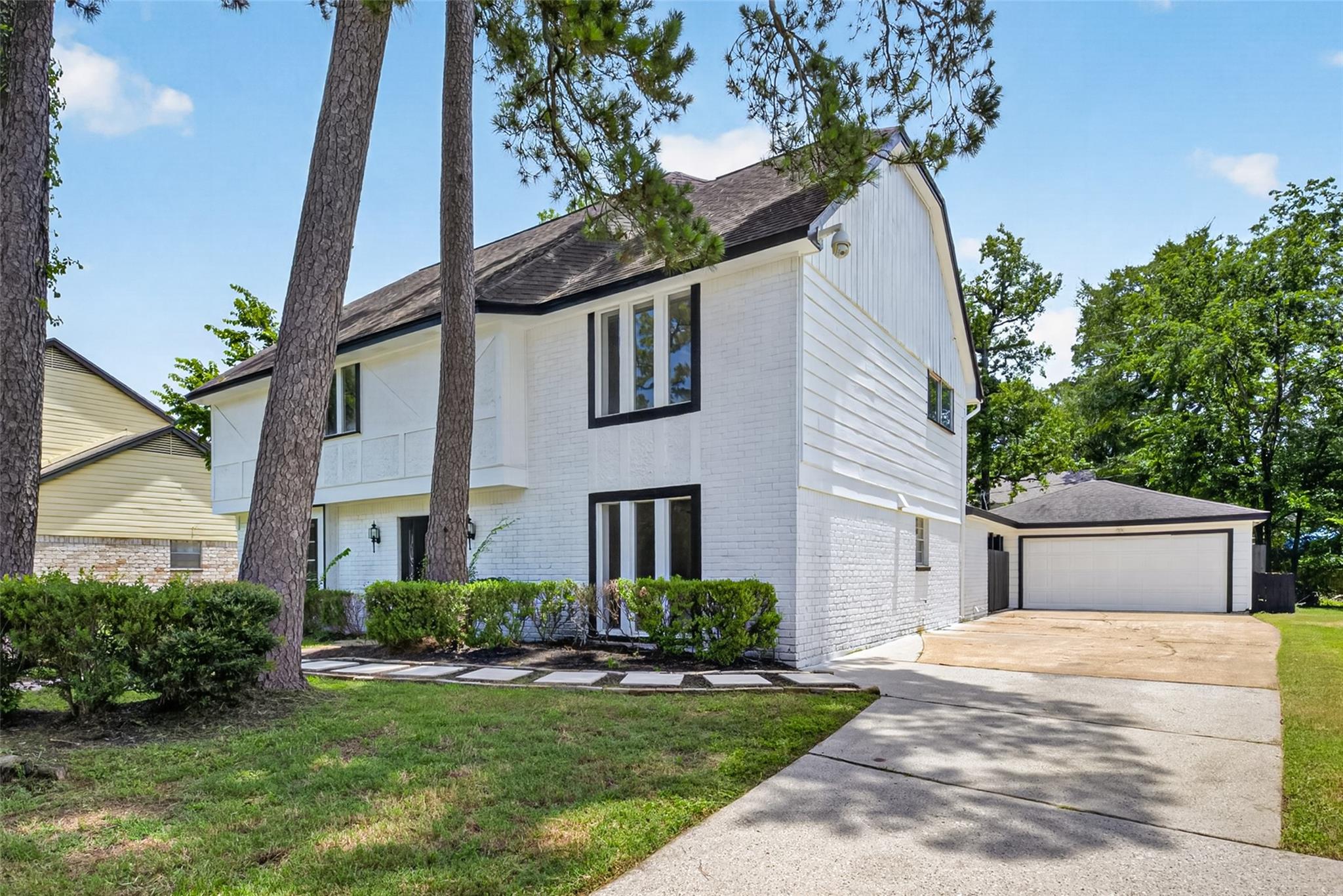 1123 Suwanee Lane — photo