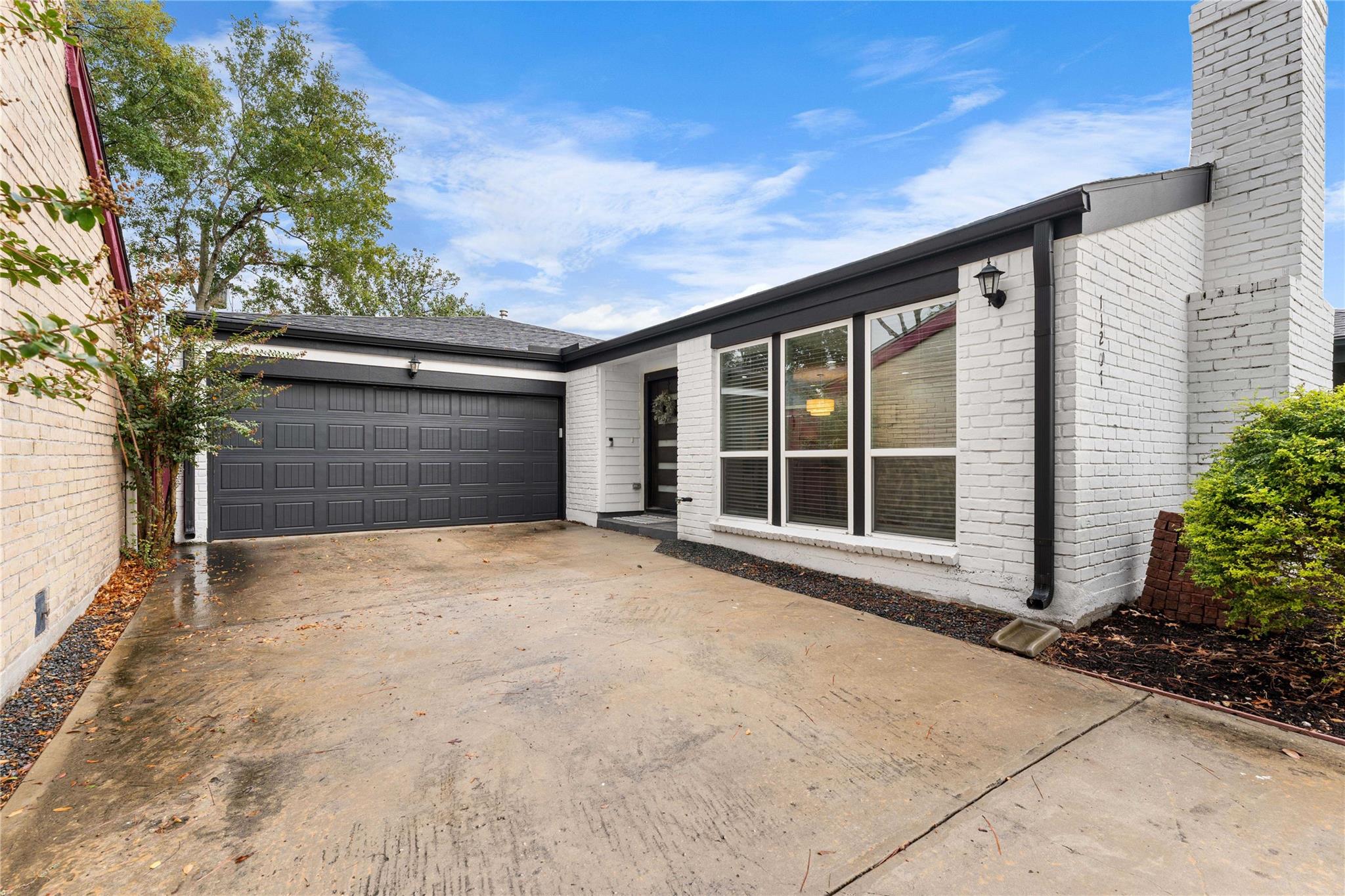 11207 Wood Lodge Drive — photo